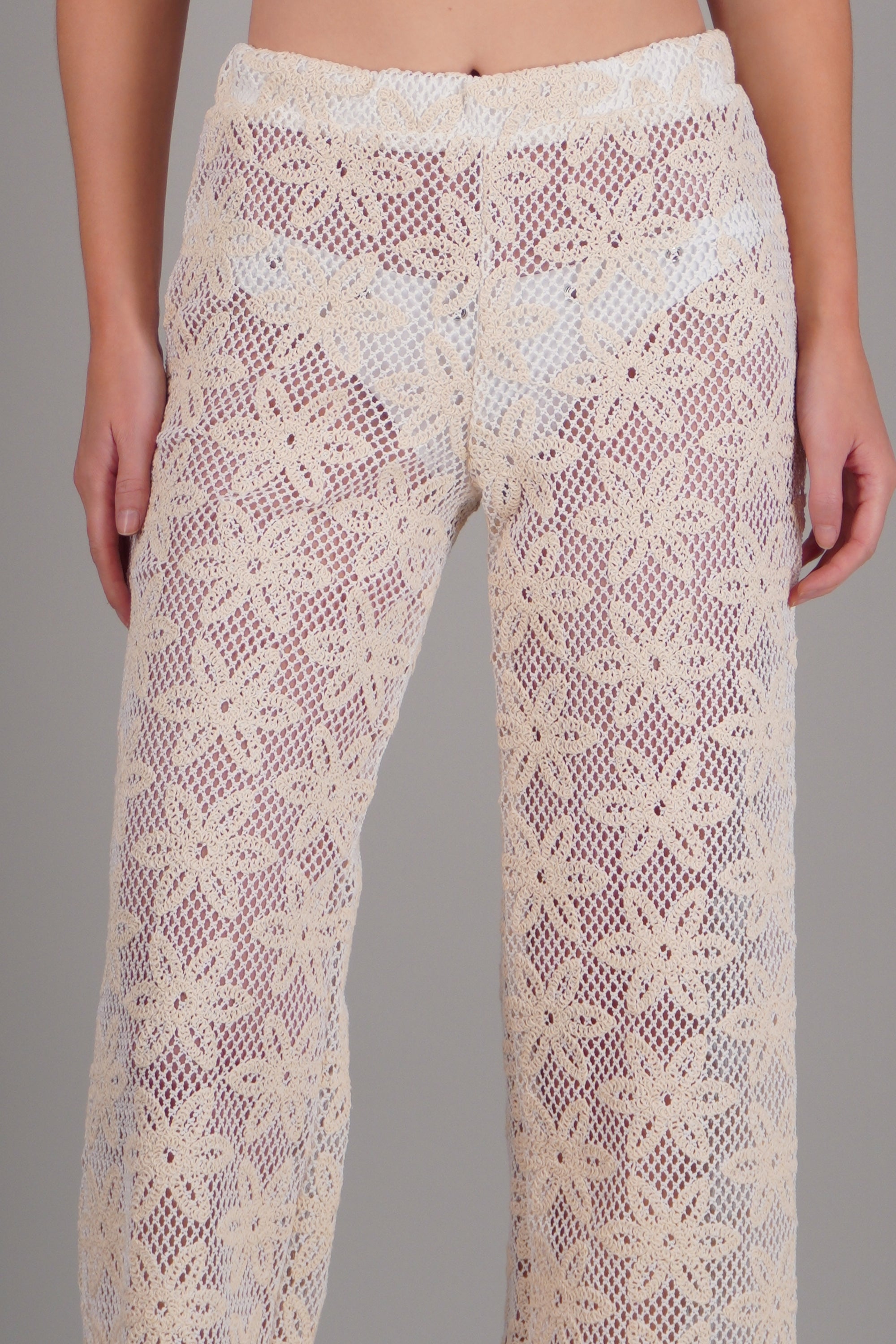 Pantalones tejidos flores HUESO COMBO