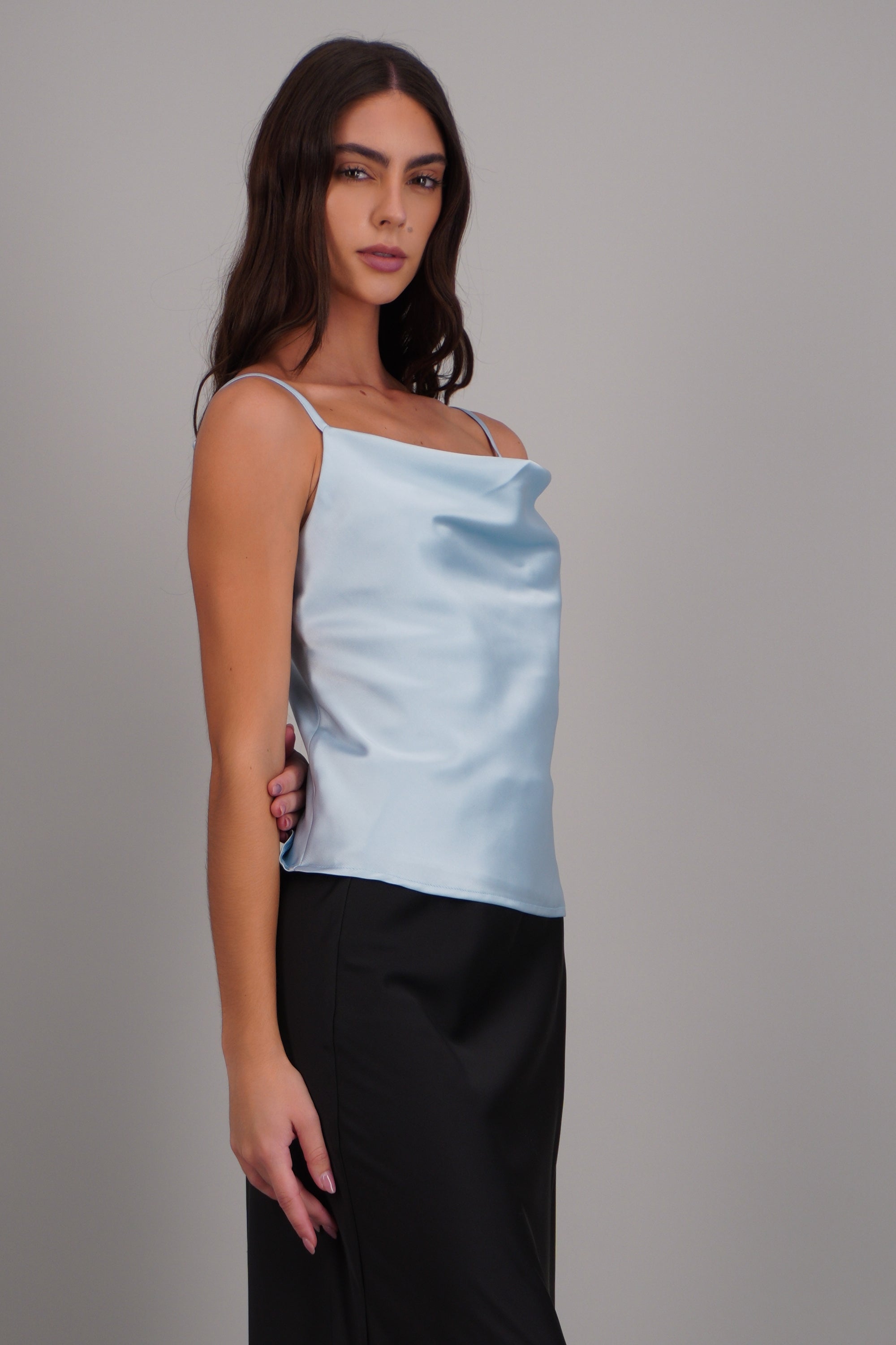 Top tirantes satin AZUL CIELO