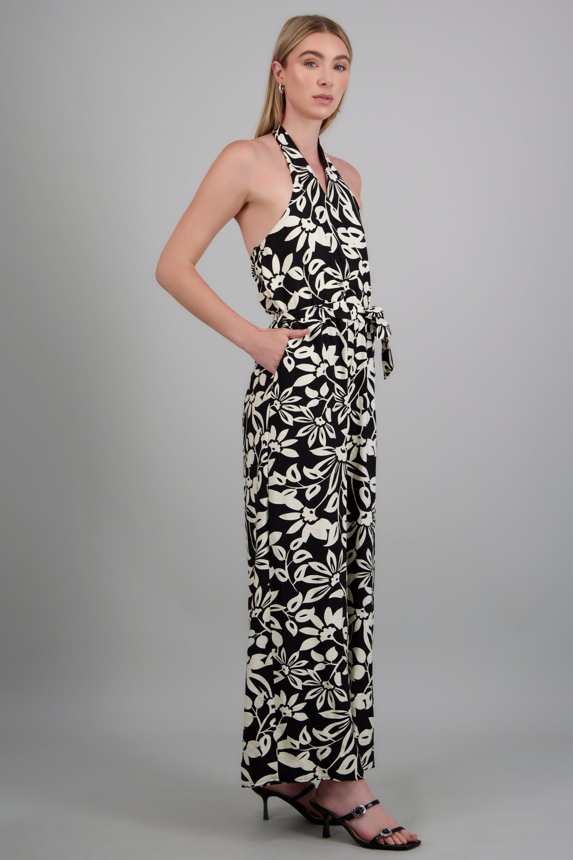 Jumpsuit halter amplio NEGRO COMBO