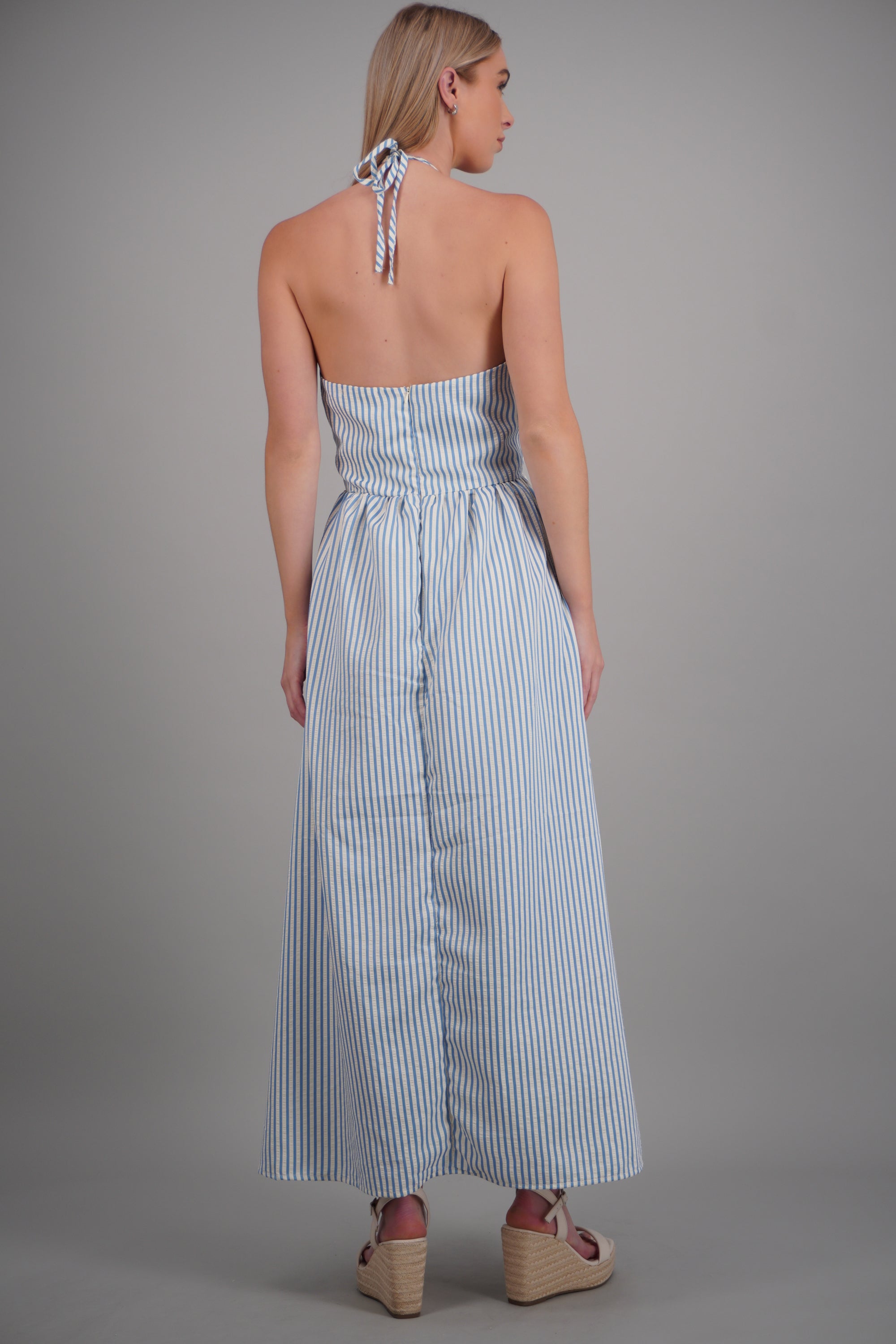 Vestido maxi de rayas halter AZUL COMBO