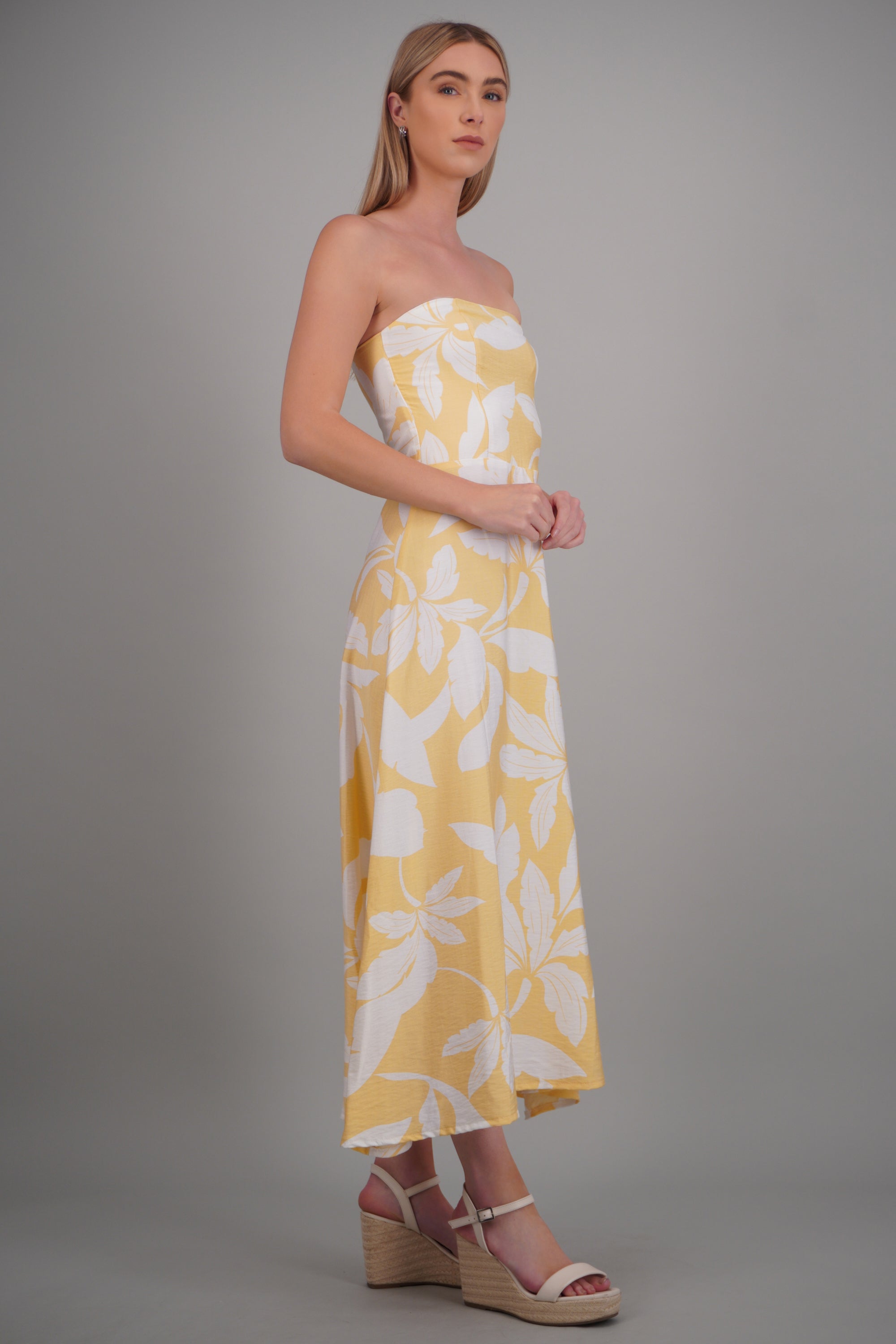 Vestido strapless estampado tropical AMARILLO COMBO