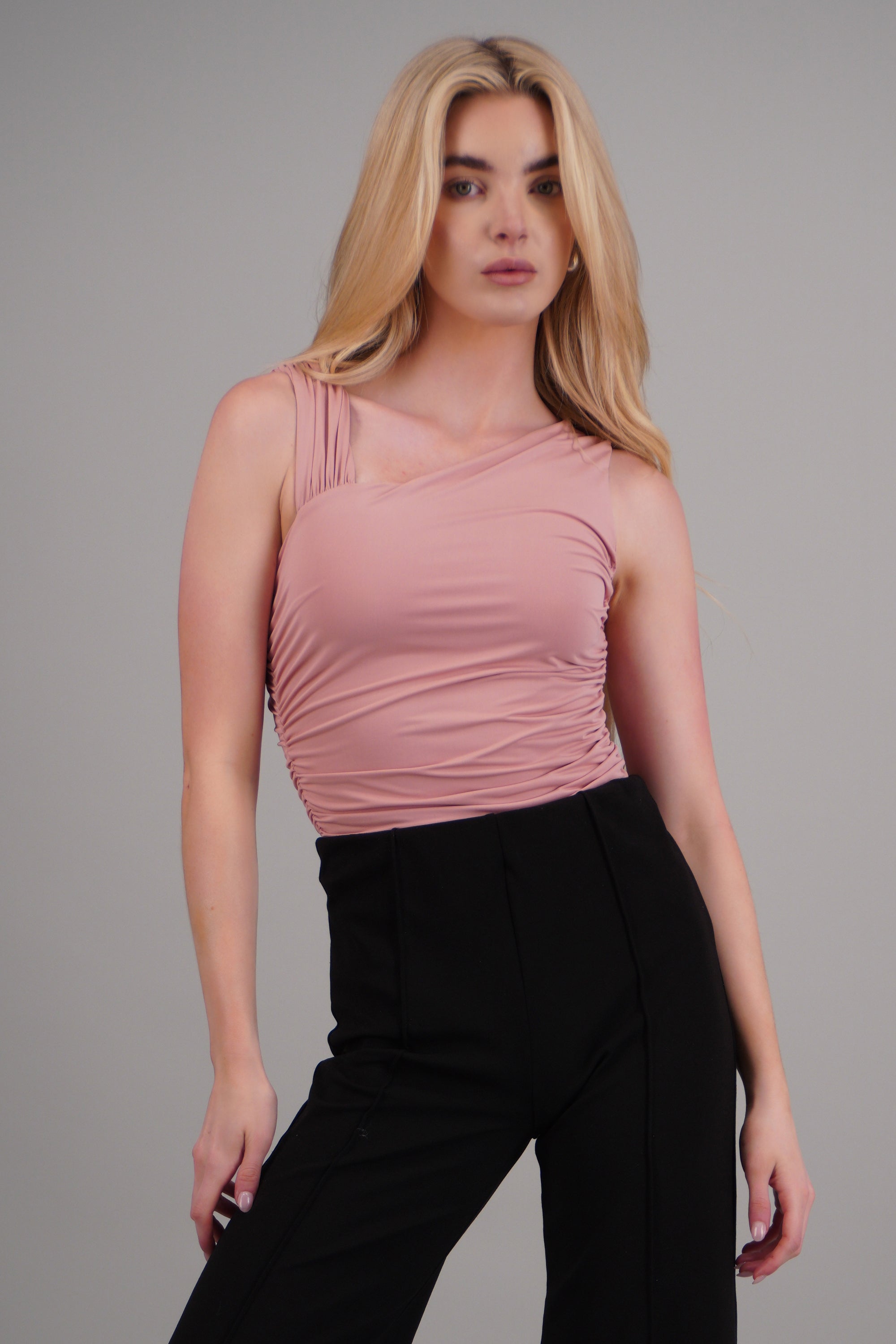 Top asimetrico drapeado ROSA PASTEL