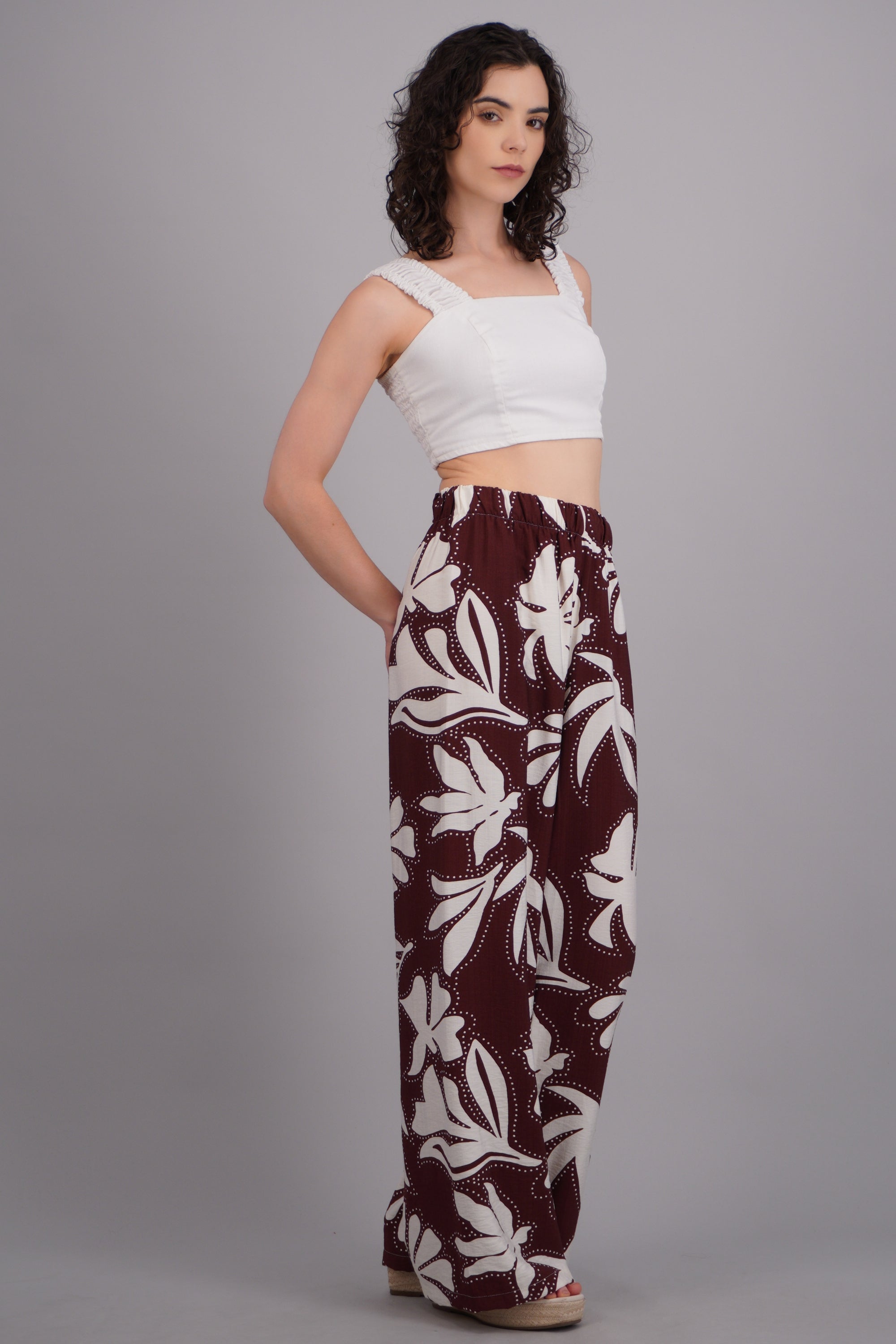 Pantalon estampado tropical CAFE COMBO