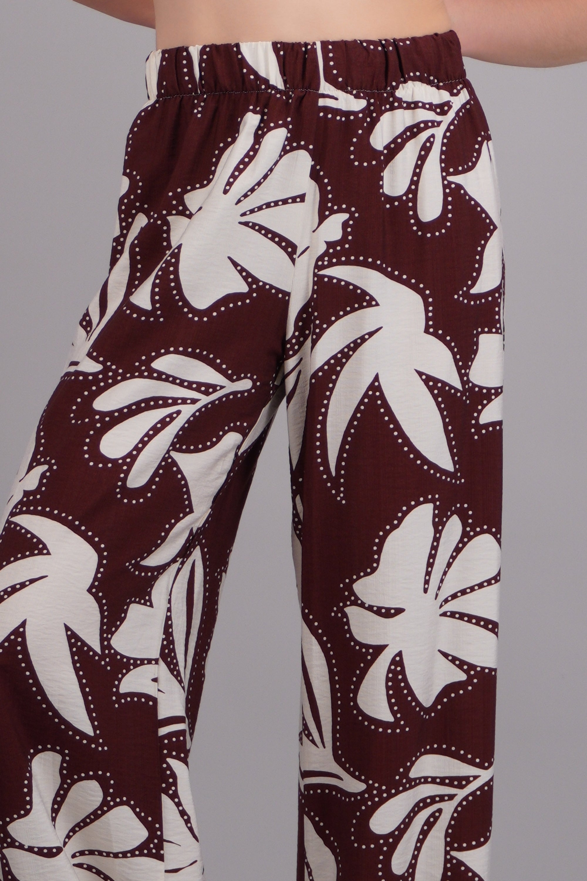 Pantalon estampado tropical CAFE COMBO