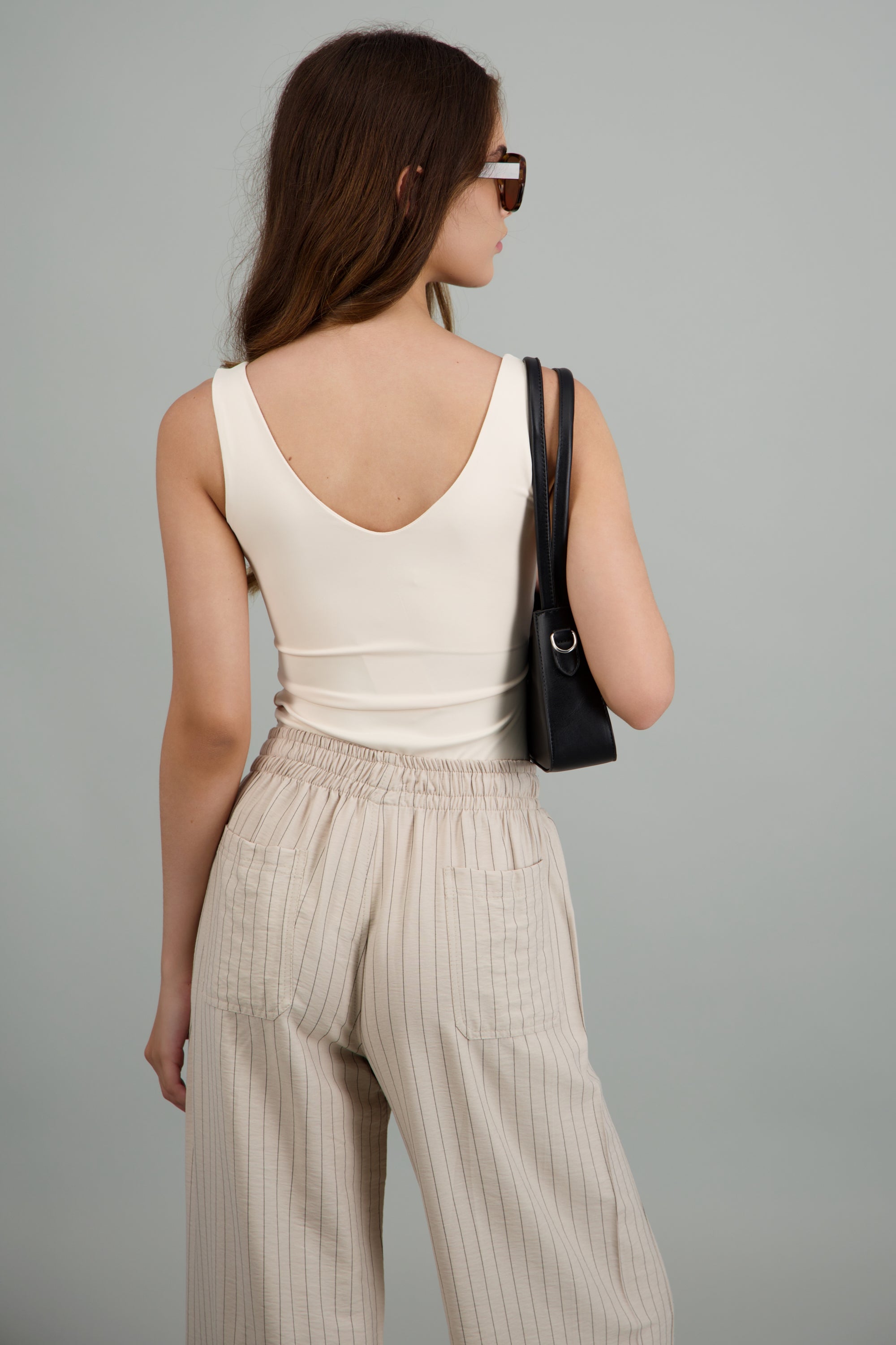 Bodysuit tacto suave escote frente y espalda CREMA