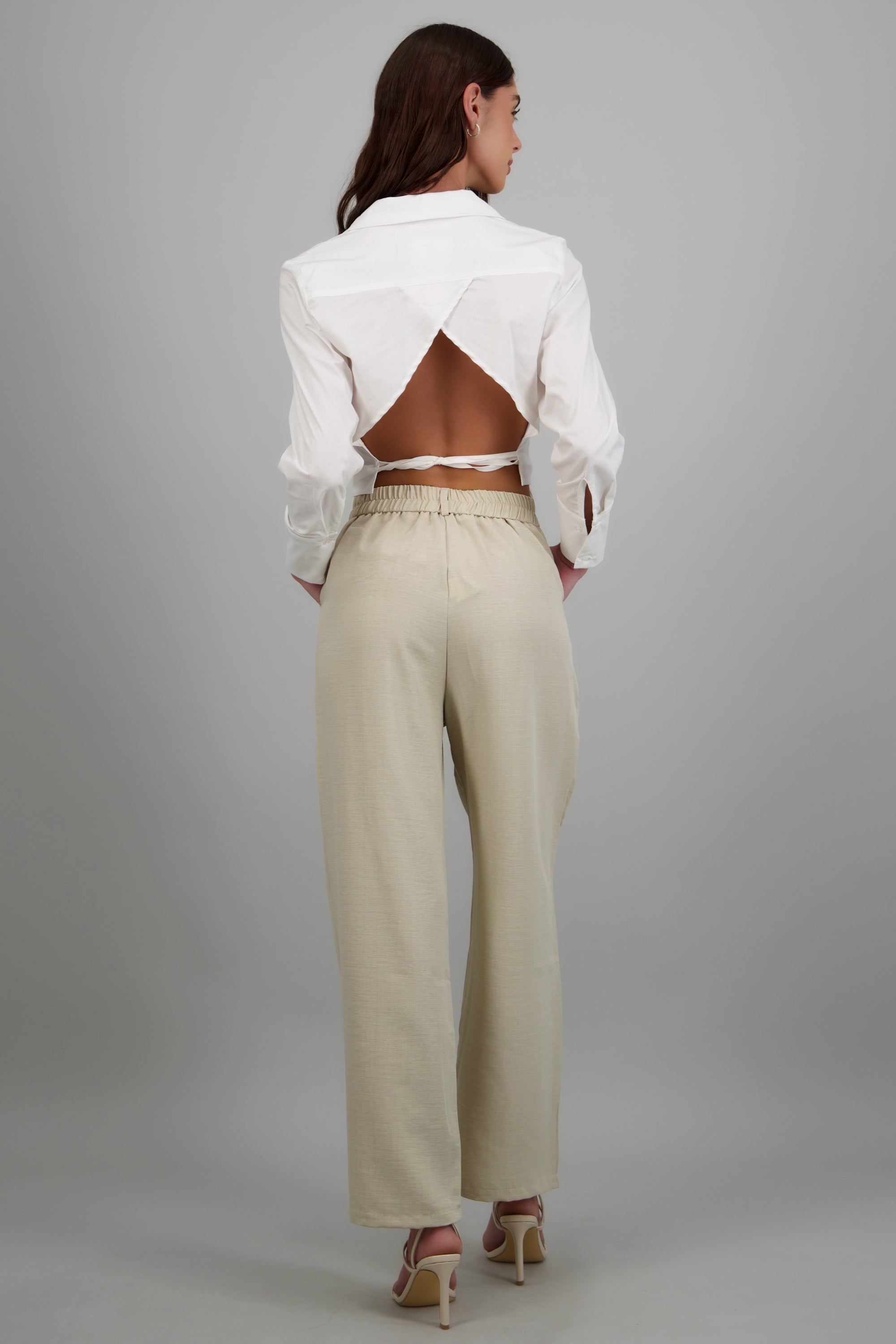 Pantalones ligeros con pinzas mezcla lino CREMA