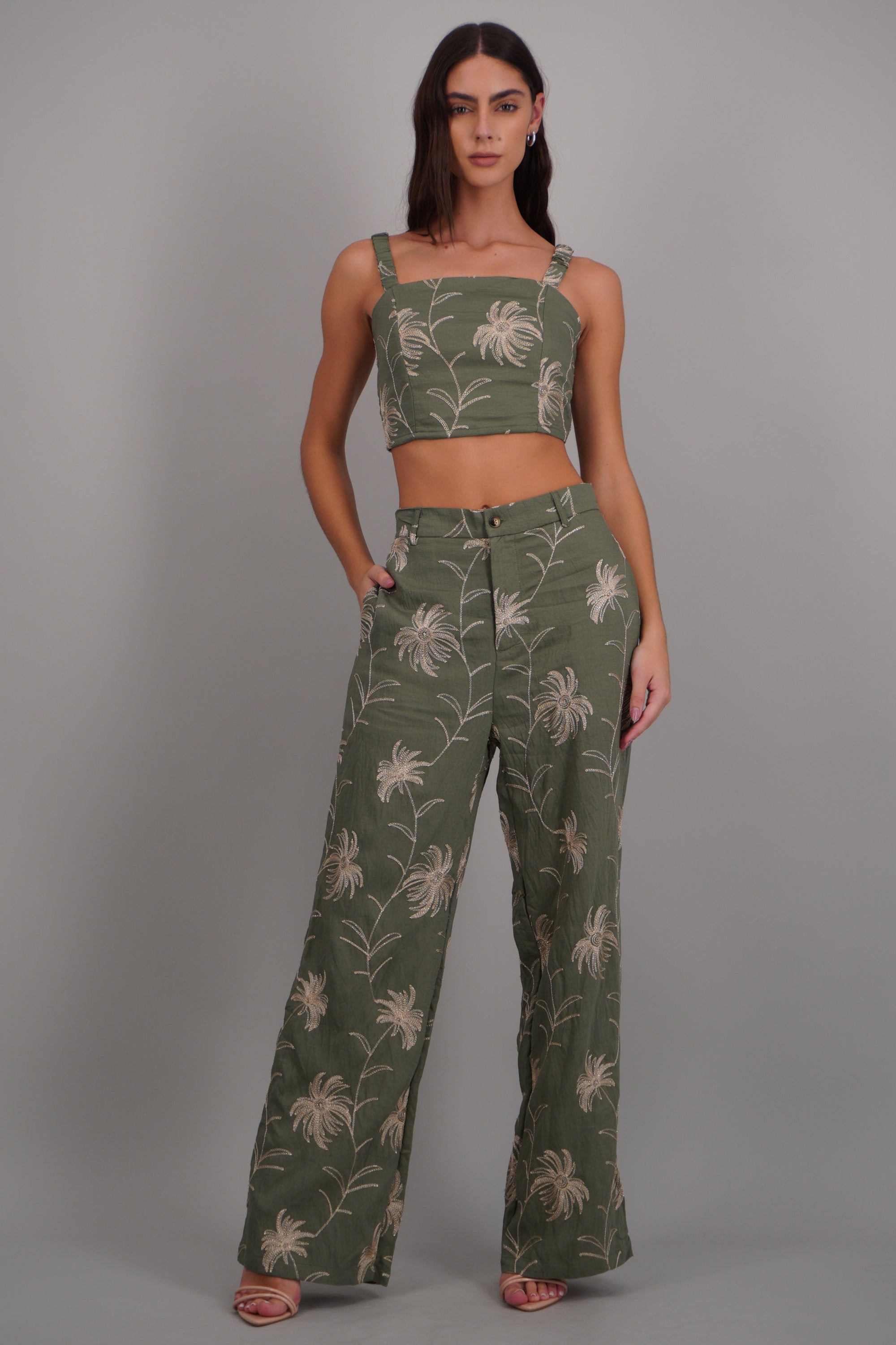 Pantalón detalle borado flores OLIVO