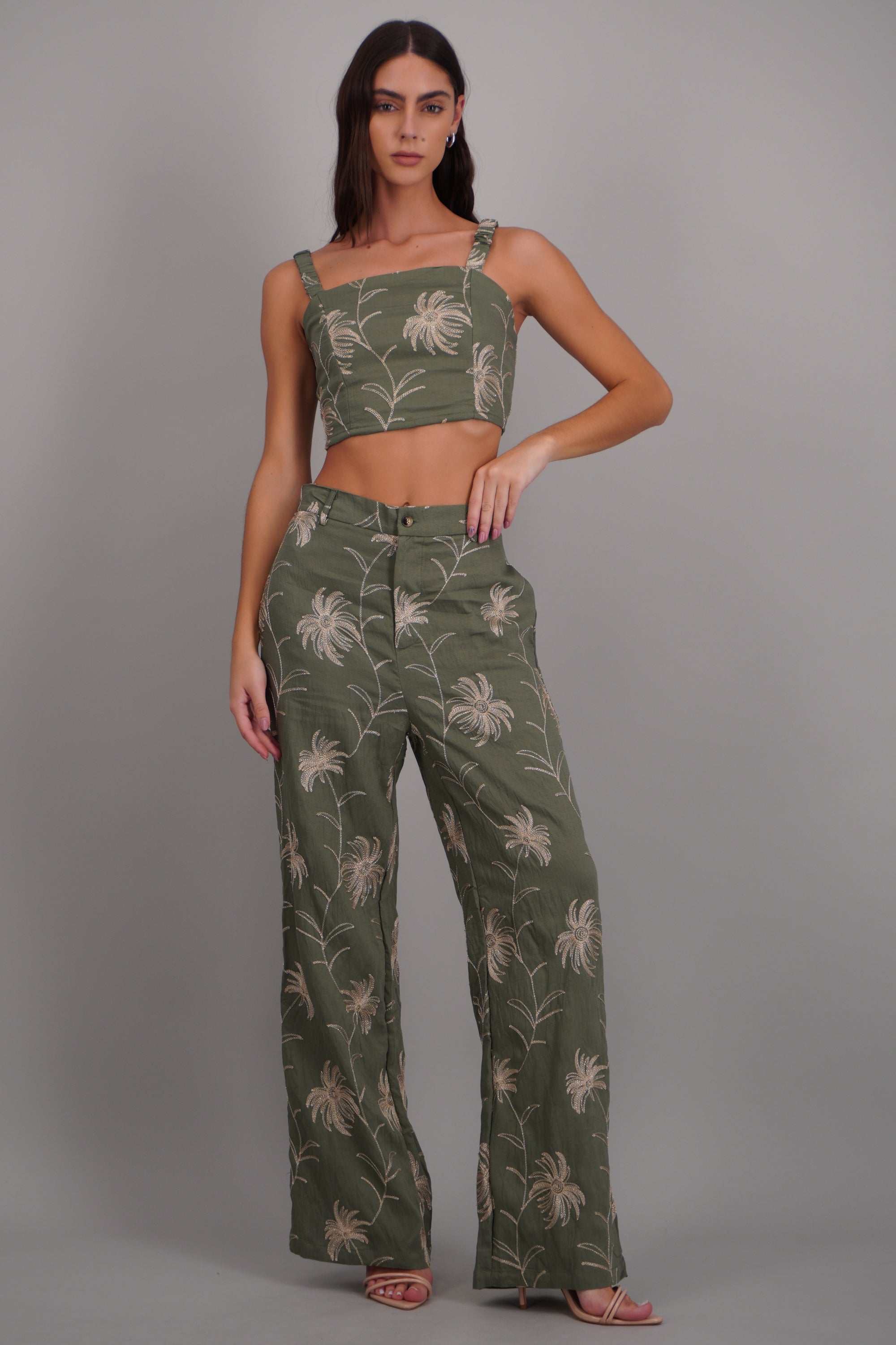 Pantalón detalle borado flores OLIVO