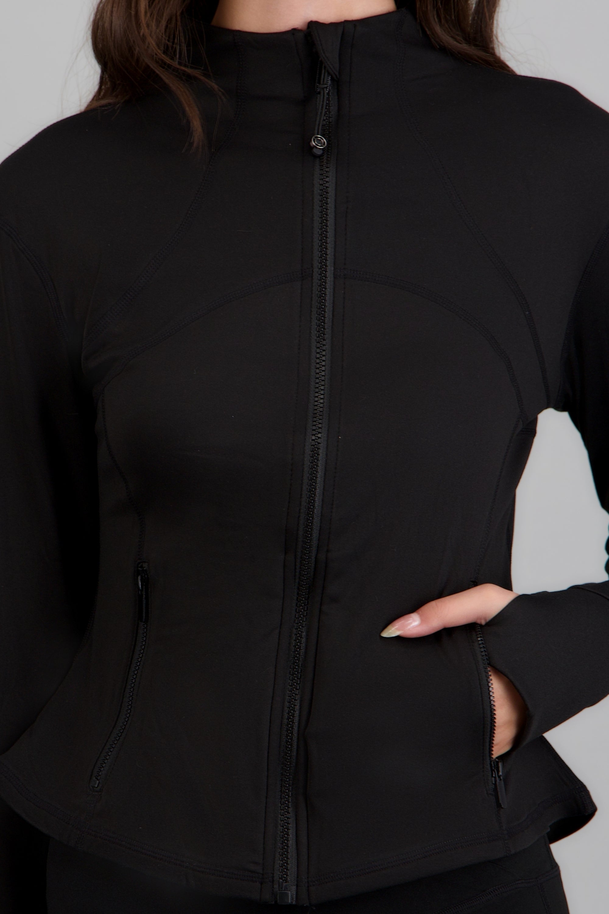 Chamarra fit definido con forro polar ligero NEGRO
