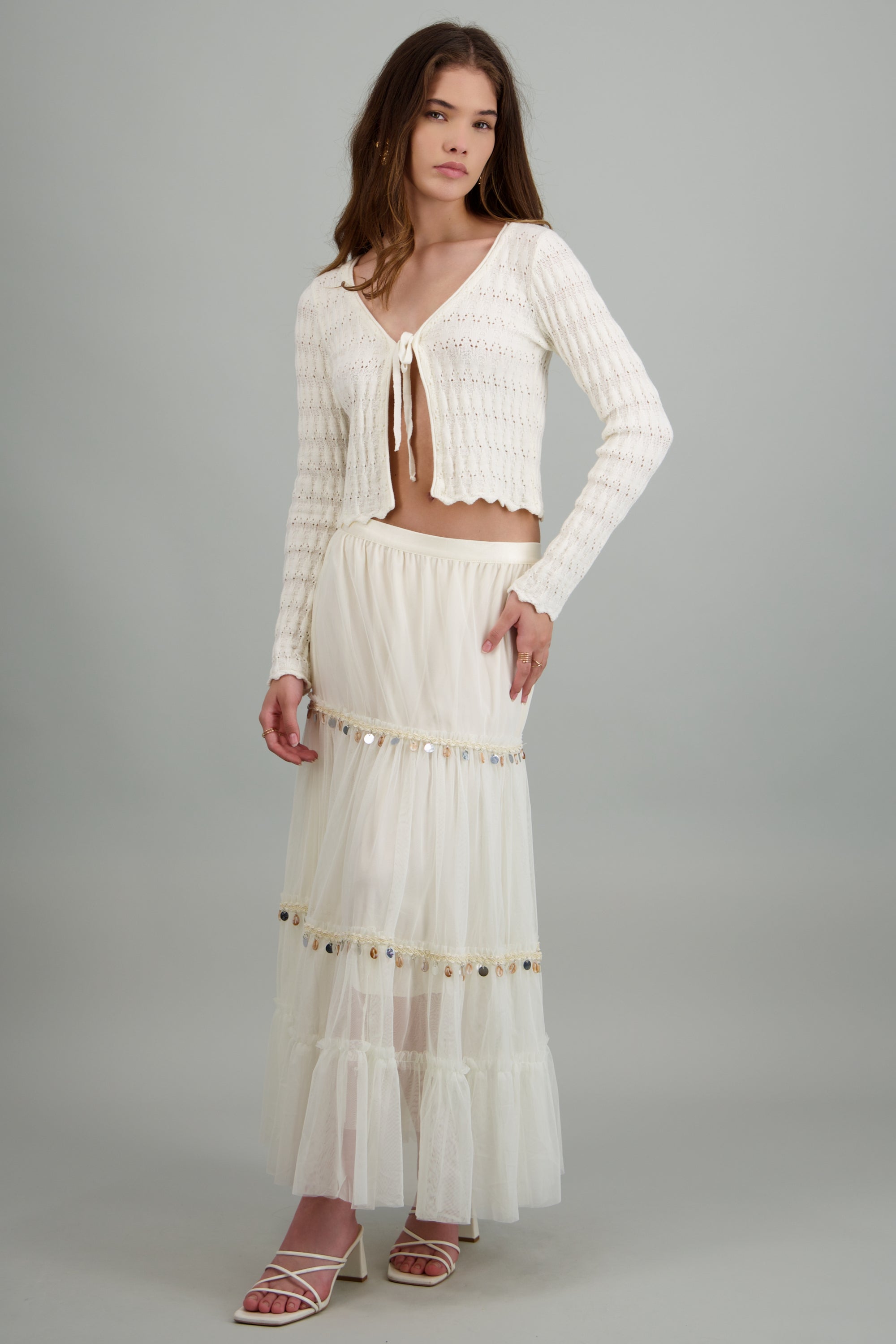 Falda midi con detalle de conchas y lentejuelas HUESO