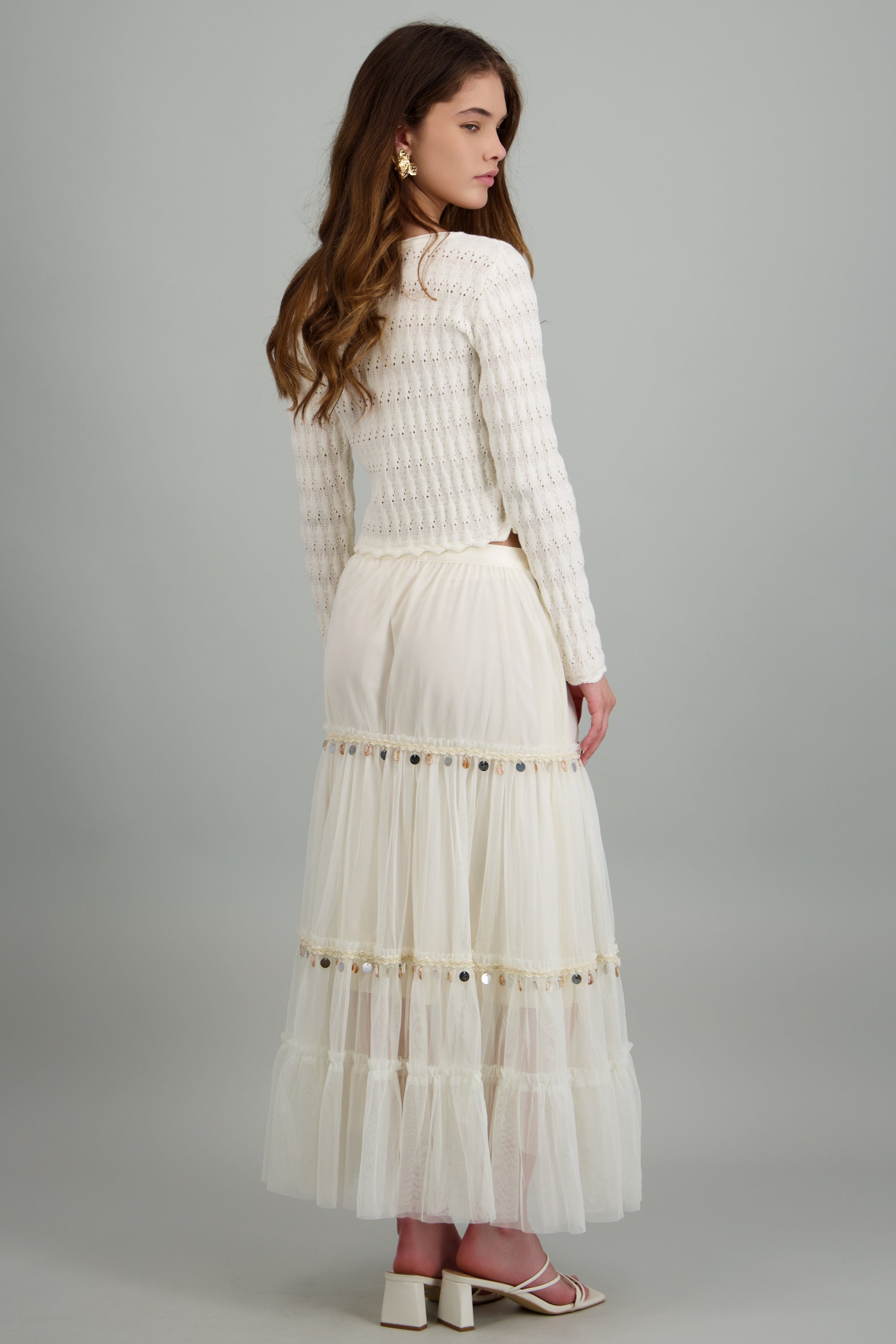 Falda midi con detalle de conchas y lentejuelas HUESO