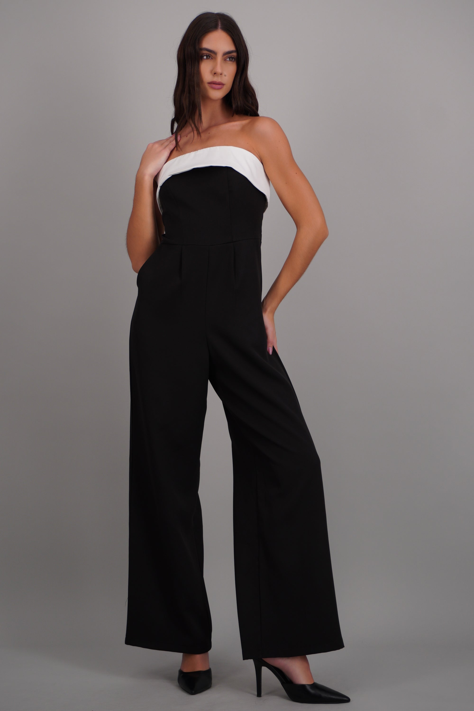 Jumpsuit strapless detalle contraste NEGRO