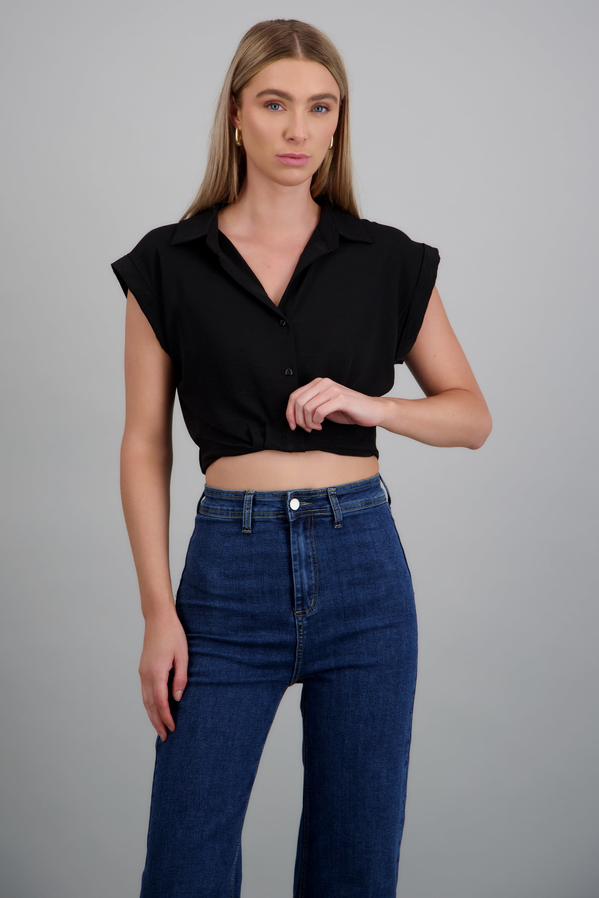 camisa crop manga corta NEGRO