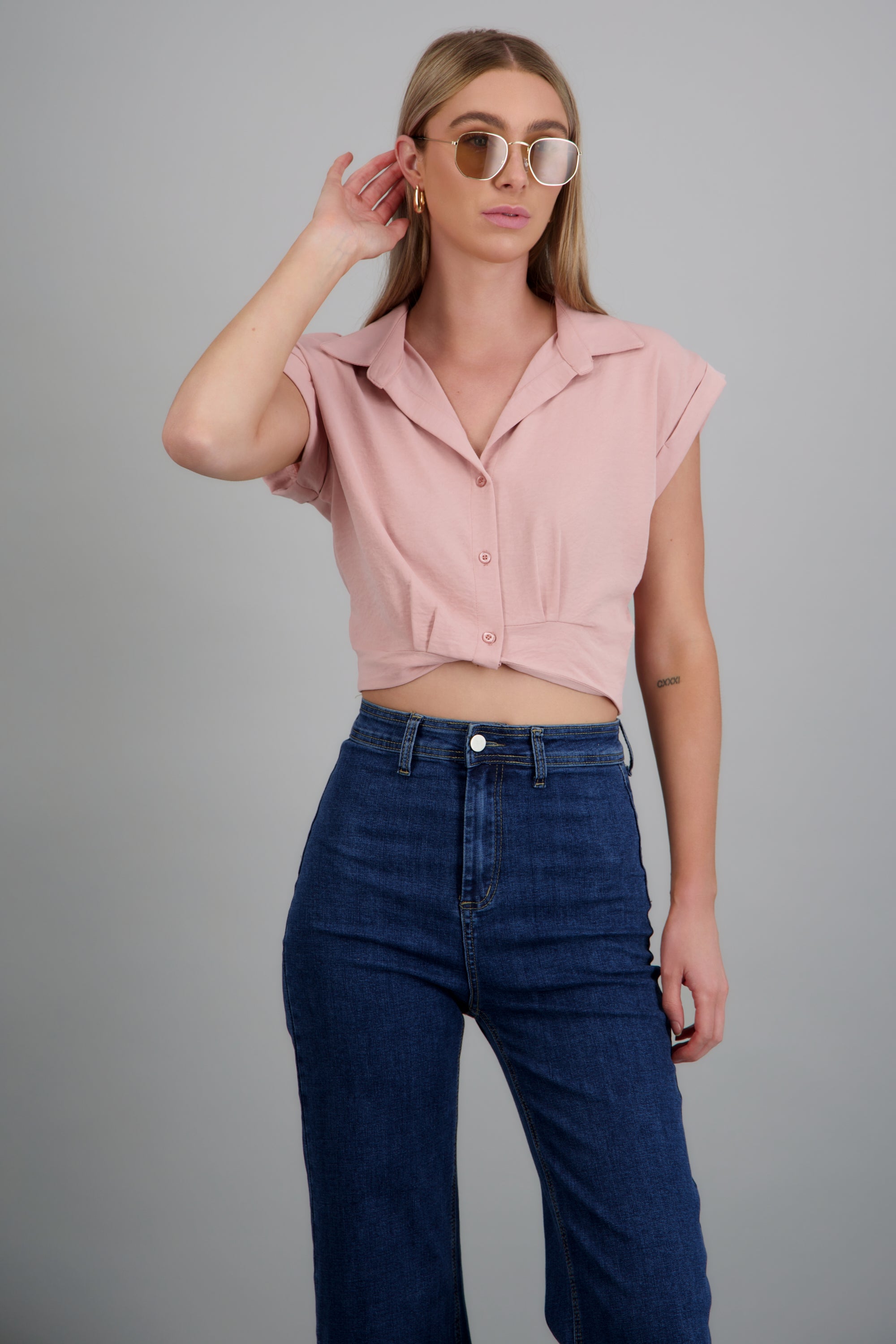 camisa crop manga corta ROSA PASTEL