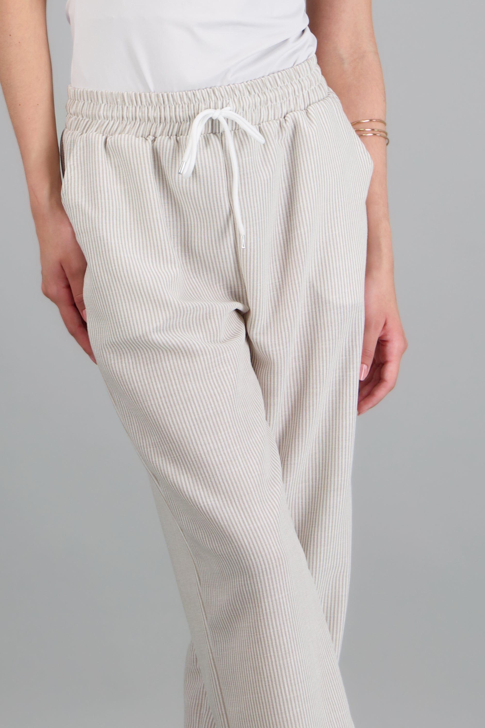 pantalon tipo lino rayas CAFE COMBO
