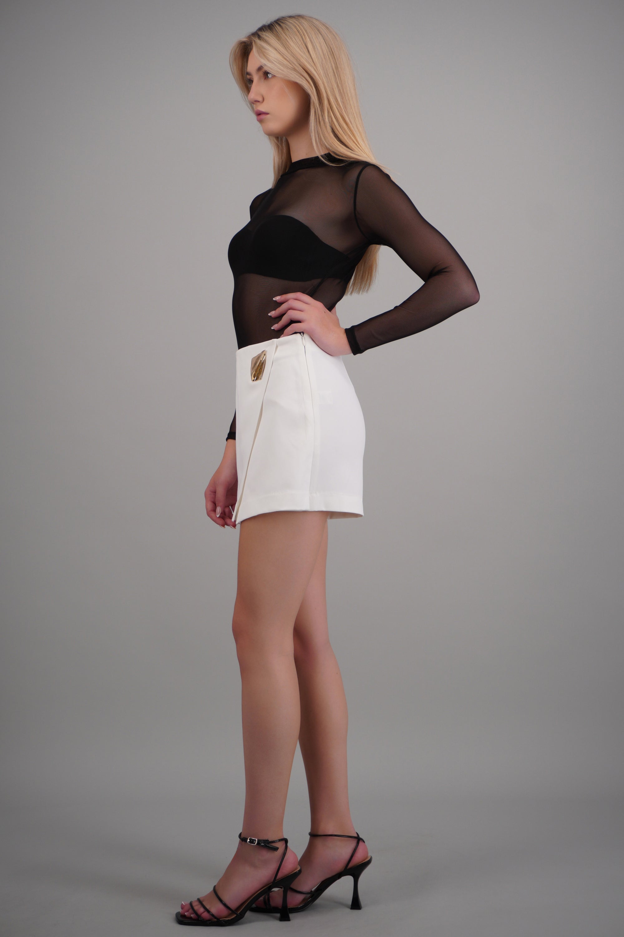 Falda short liso con hebilla BLANCO