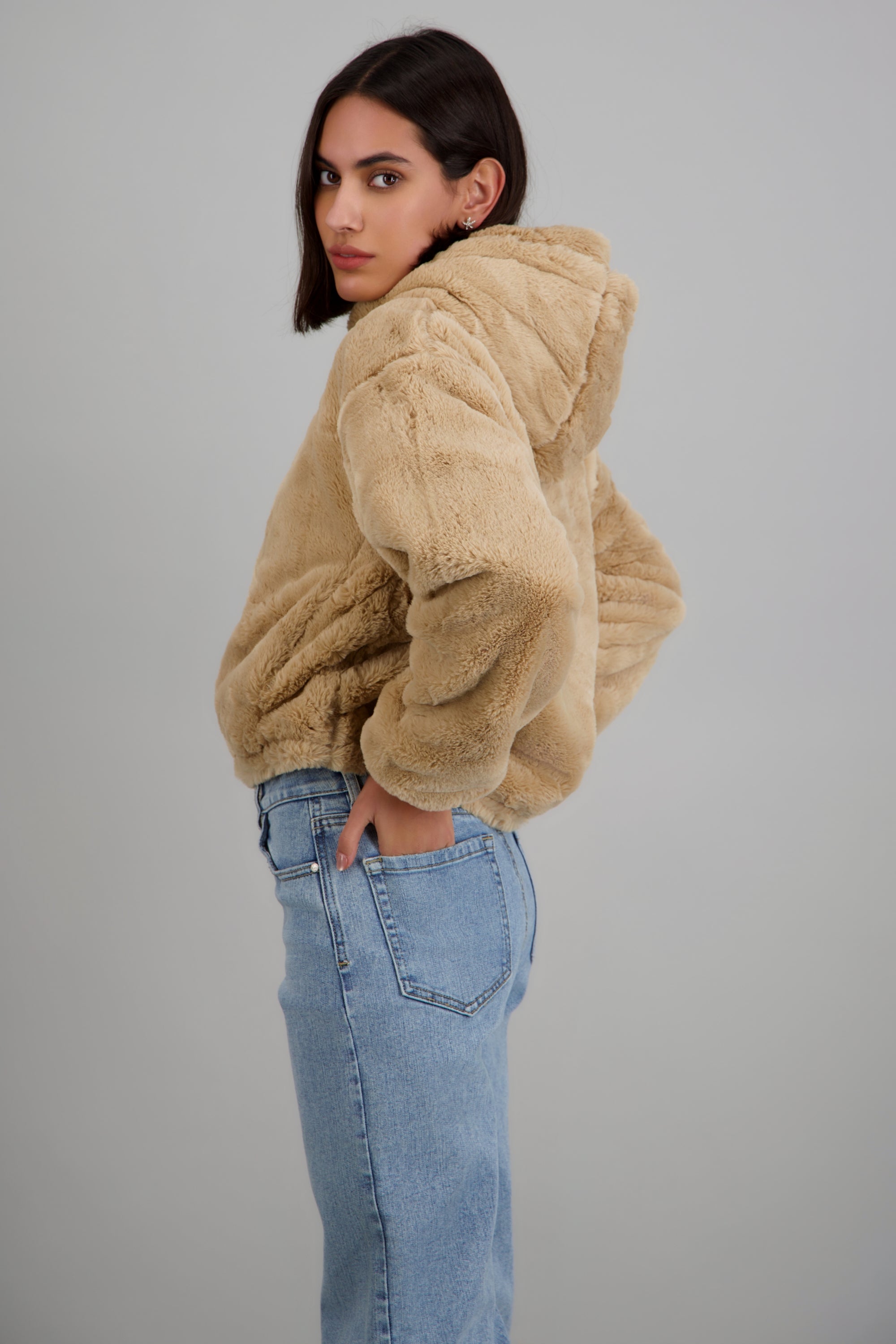 Chamarra puffer textura peluche BEIGE