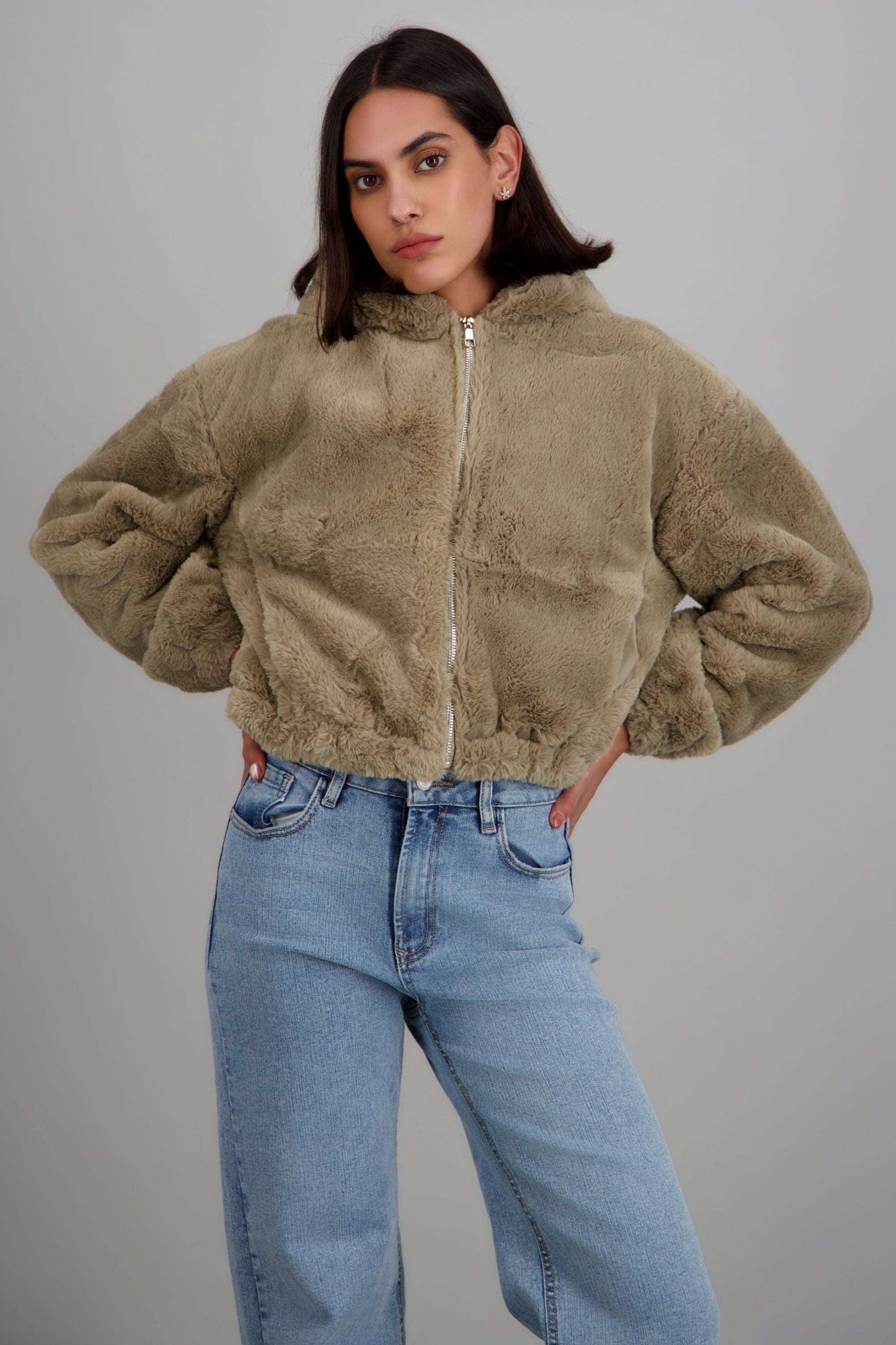 Chamarra puffer textura peluche TAUPE