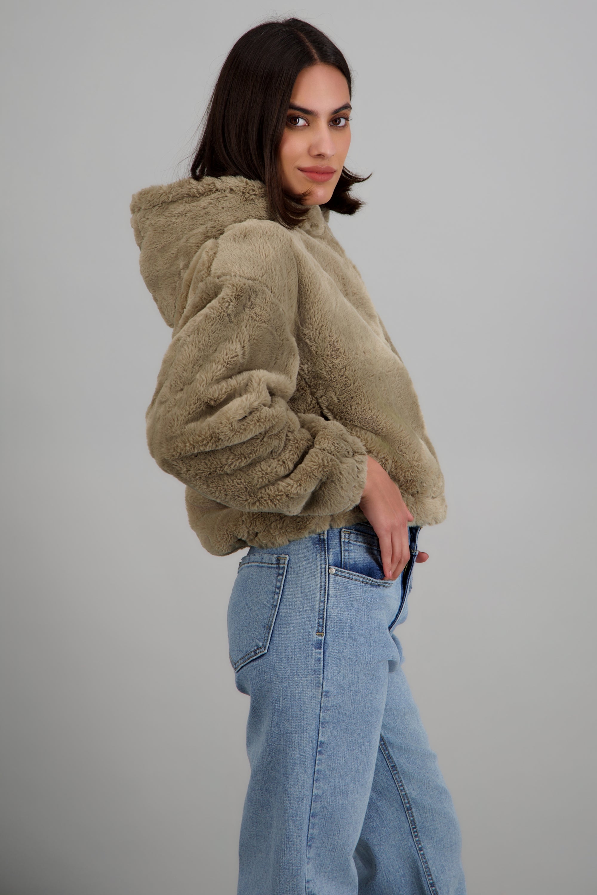 Chamarra puffer textura peluche TAUPE