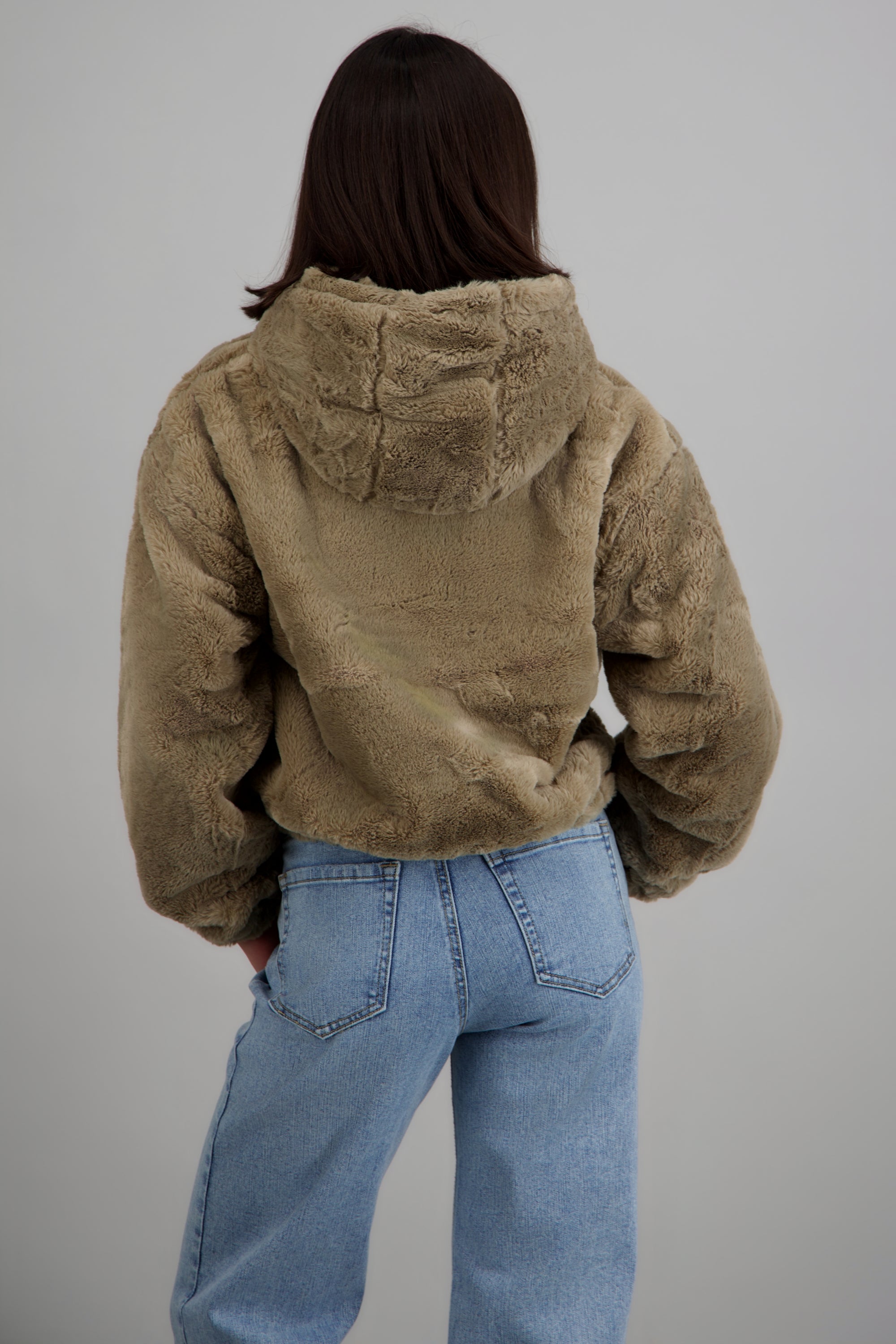 Chamarra puffer textura peluche TAUPE