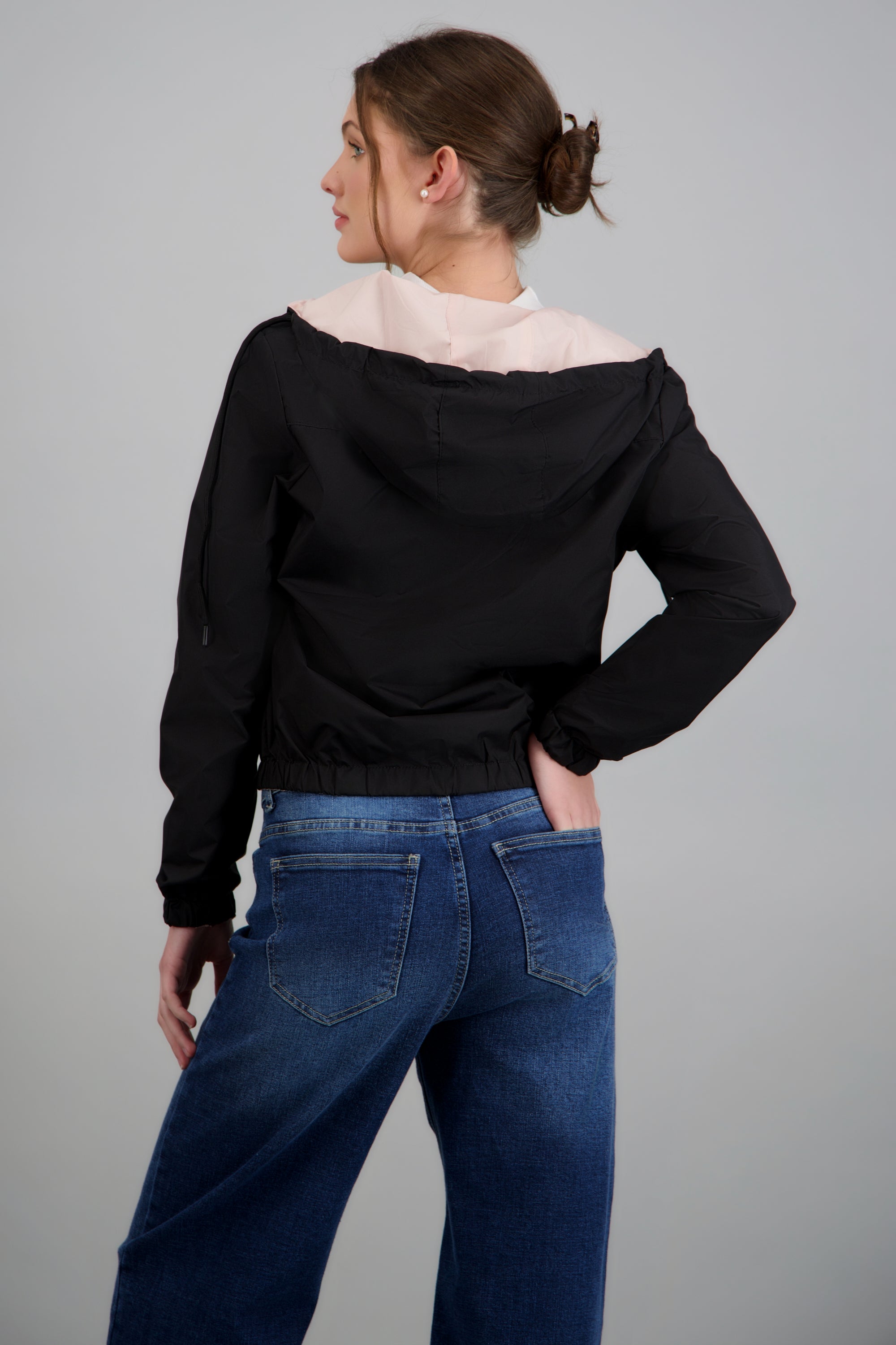 Chamarra ligera con gorro NEGRO COMBO