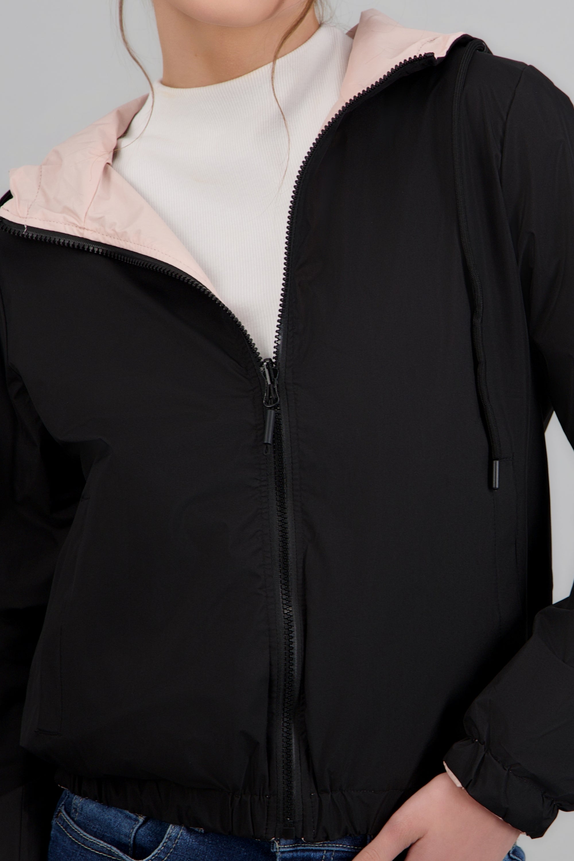 Chamarra ligera con gorro NEGRO COMBO