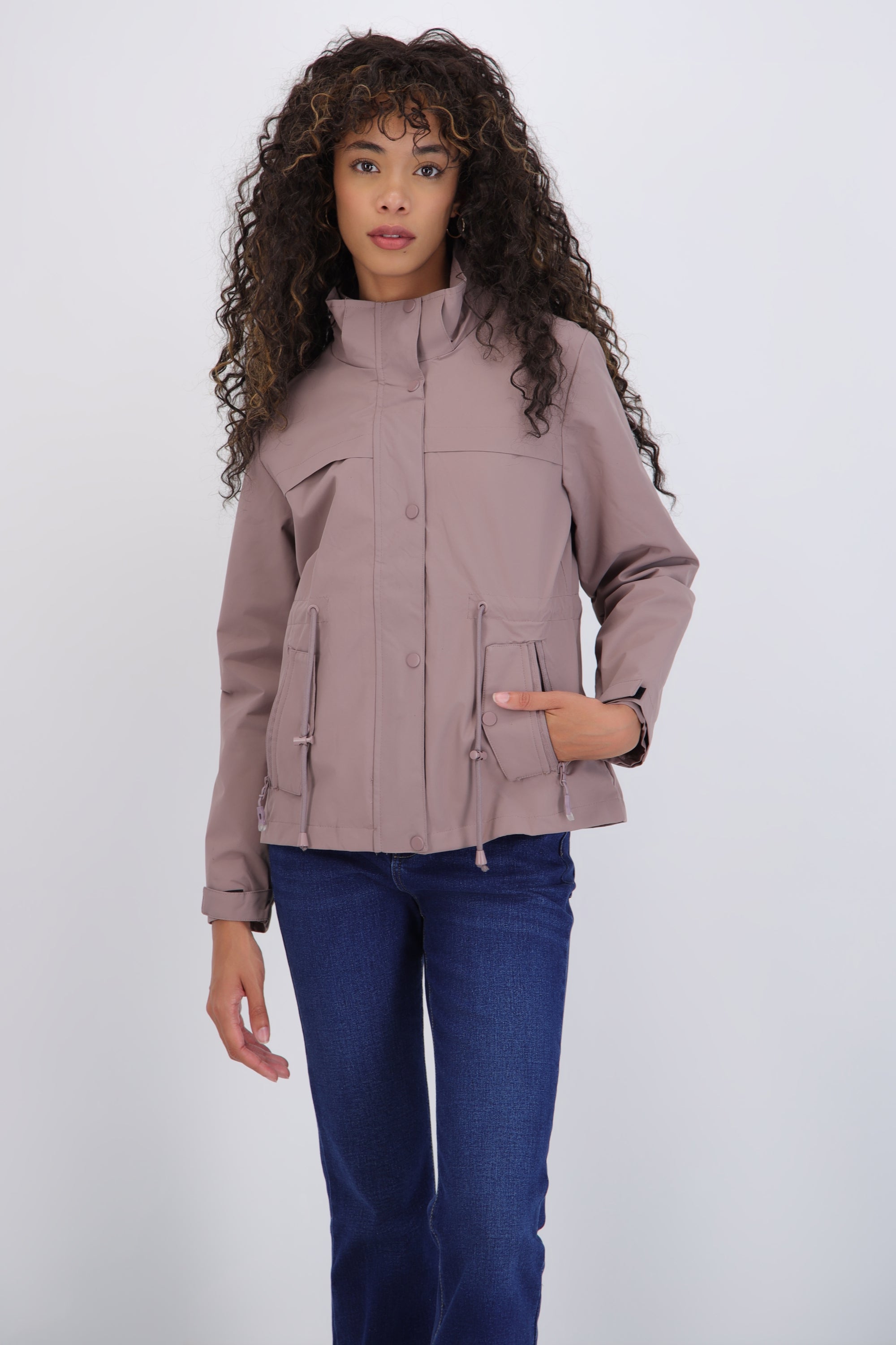 Gabardina con chamarra ligera desmontable