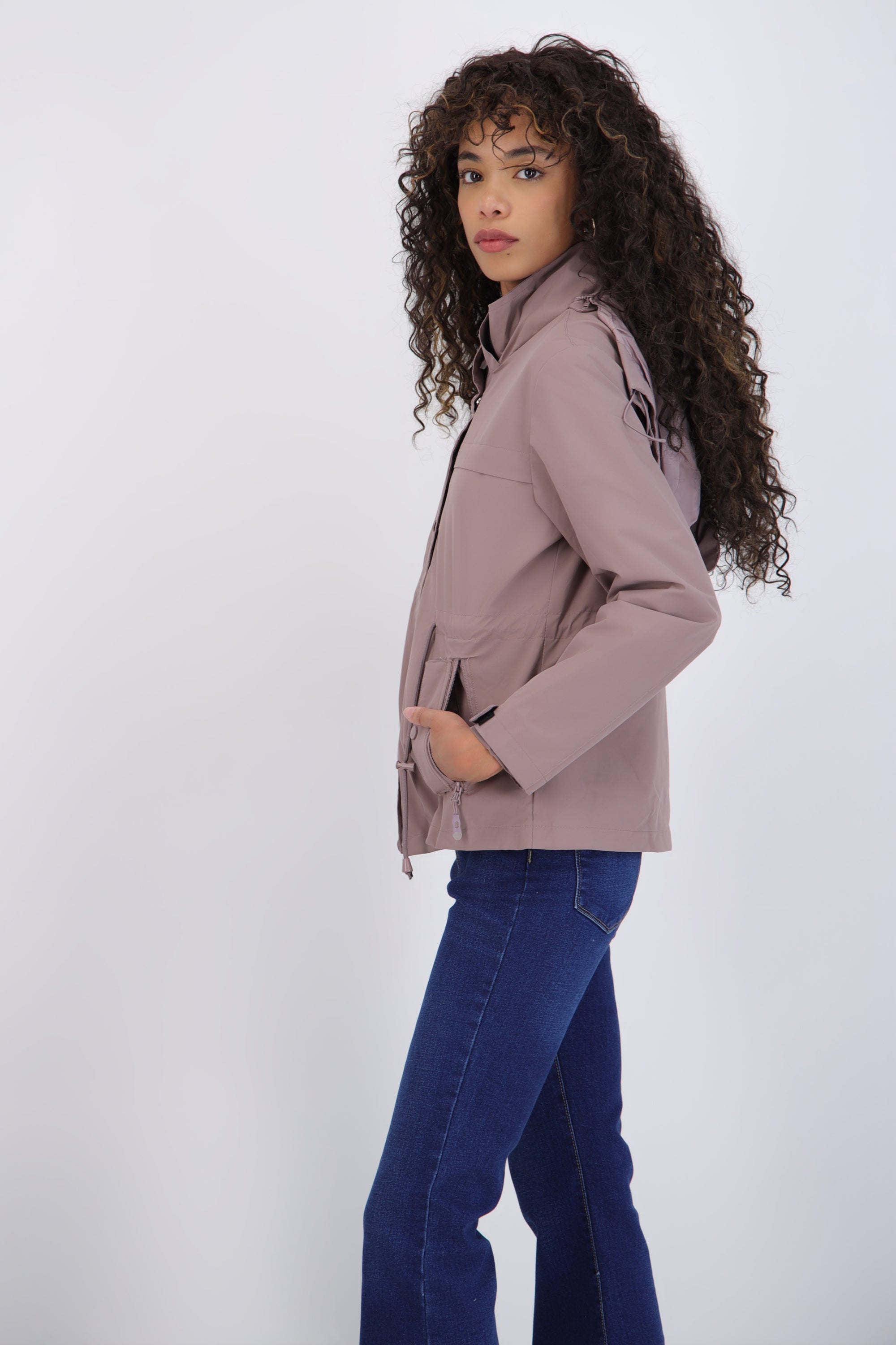 Gabardina con chamarra ligera desmontable