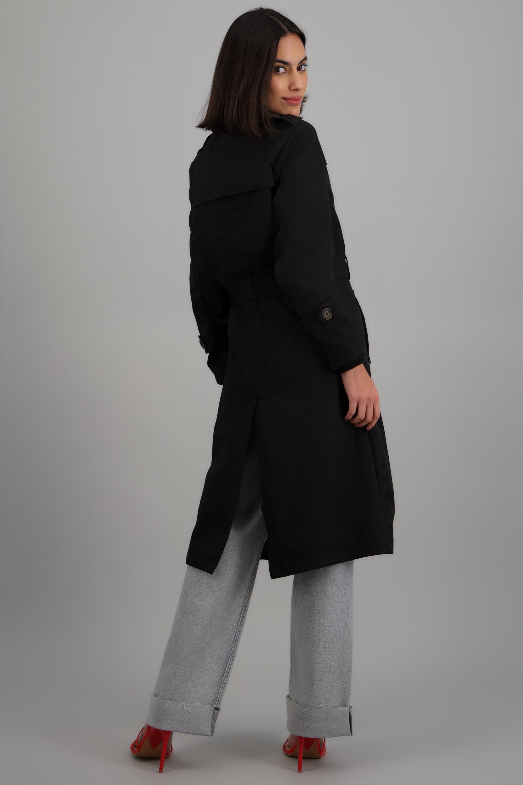Gabardina larga detalle cinturon NEGRO