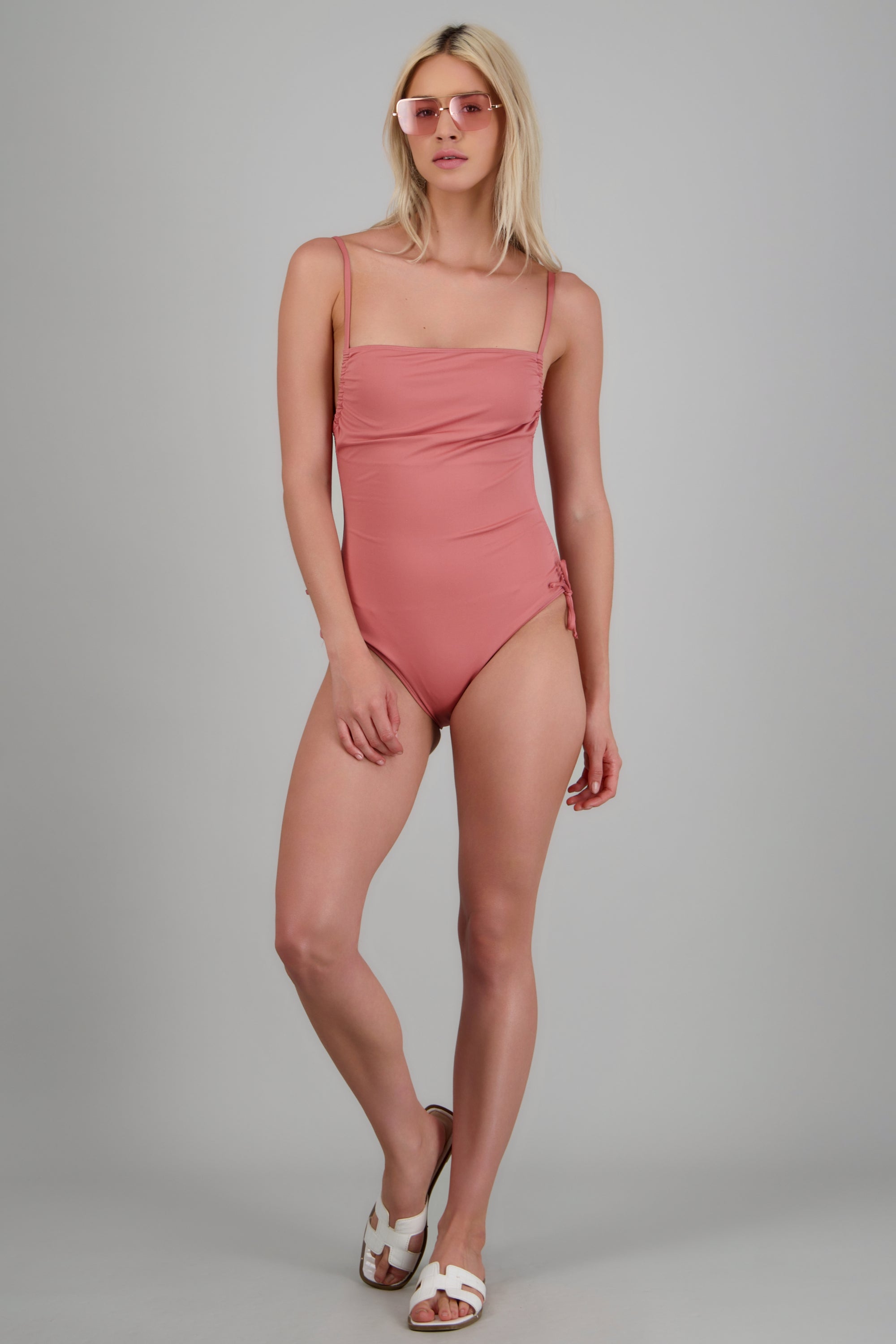 Traje de baño jaretas a los costados ROSA