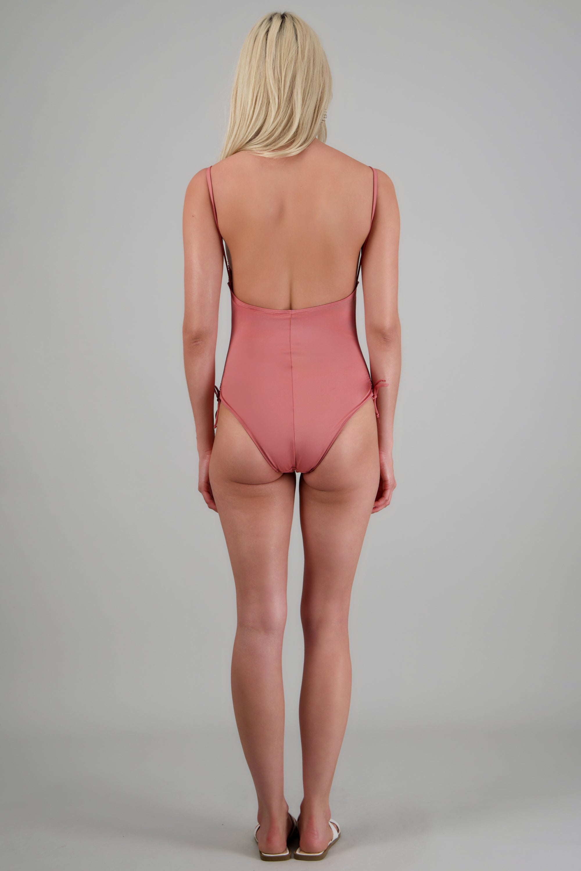 Traje de baño jaretas a los costados ROSA