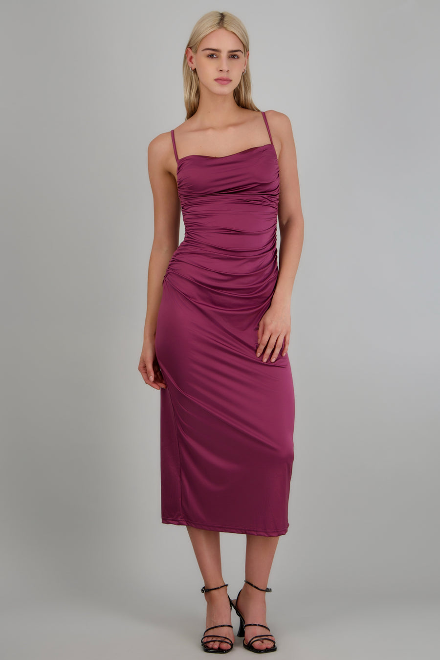 Vestido maxi drapeado con copas
