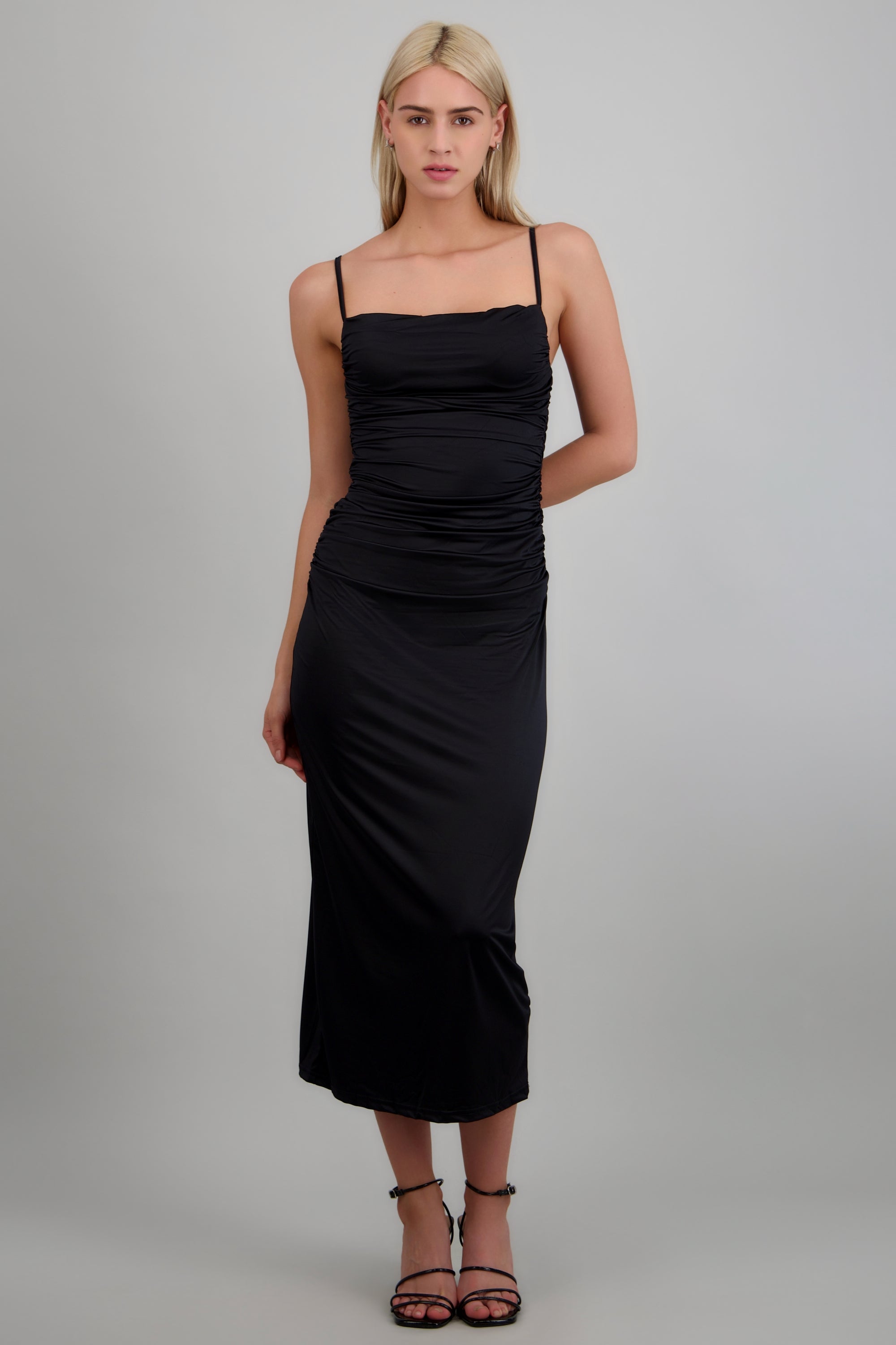Vestido maxi drapeado con copas NEGRO