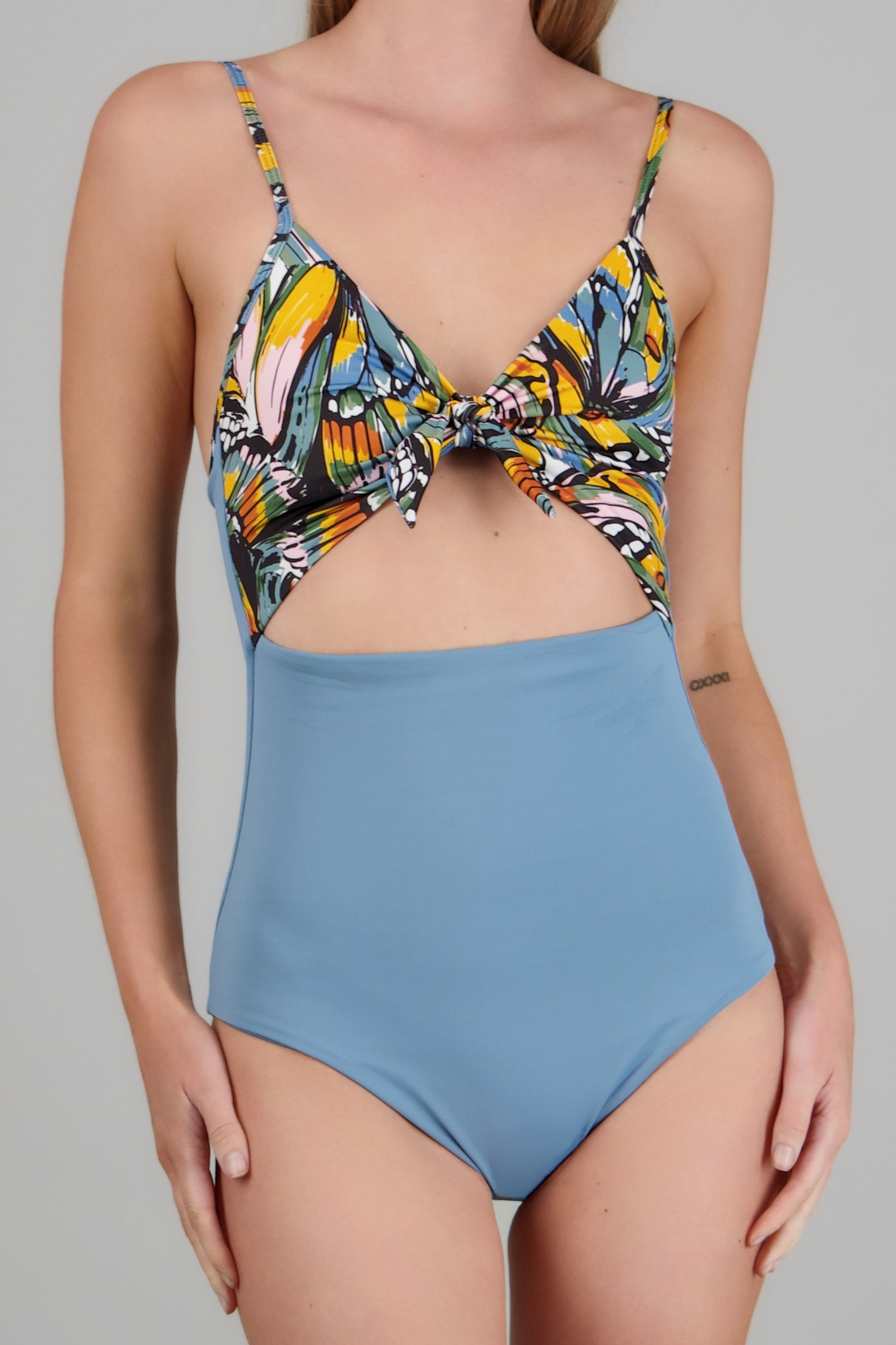 Traje de baño estampado mariposas MULTICOLOR