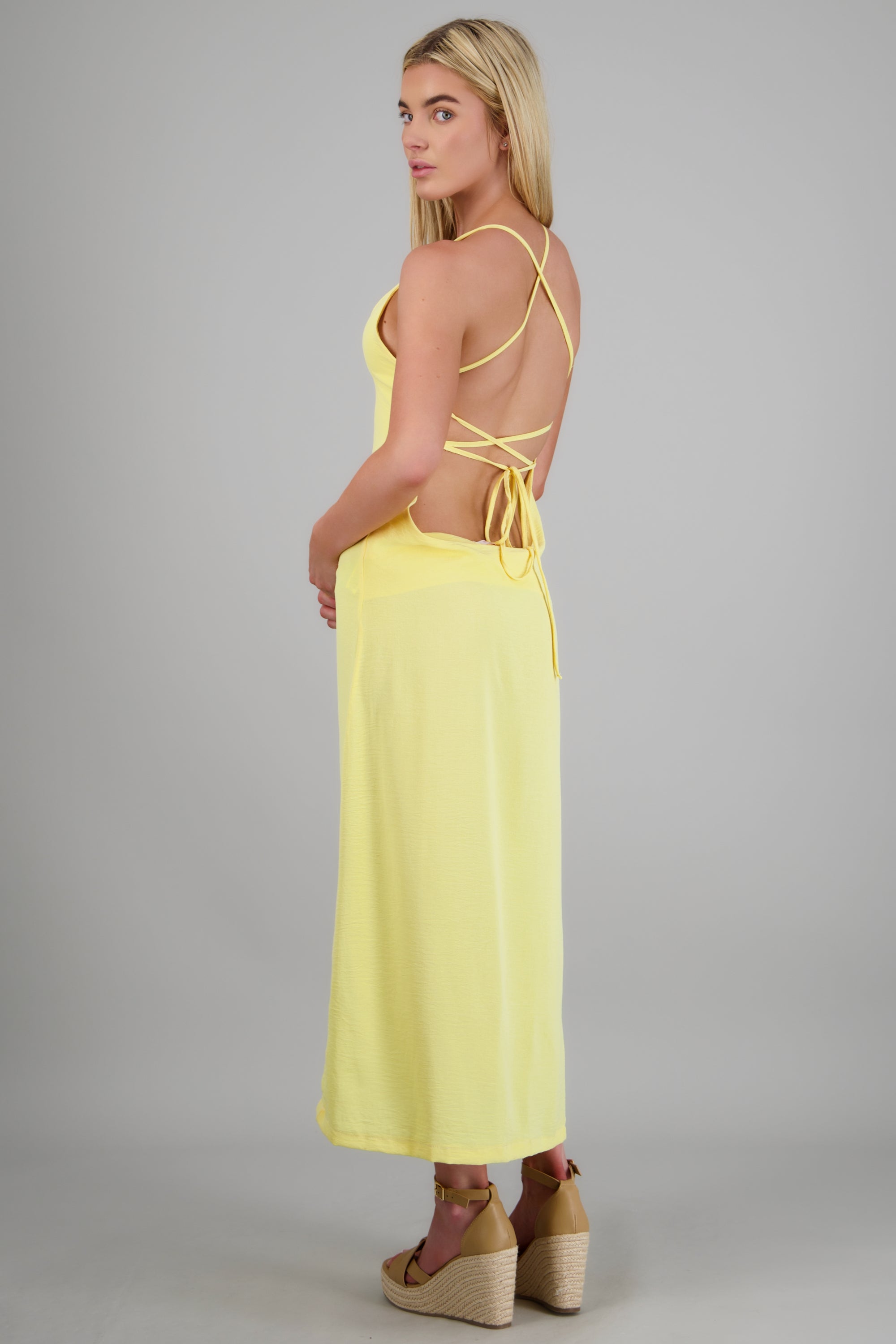 Vestido lace up maxi AMARILLO PASTEL