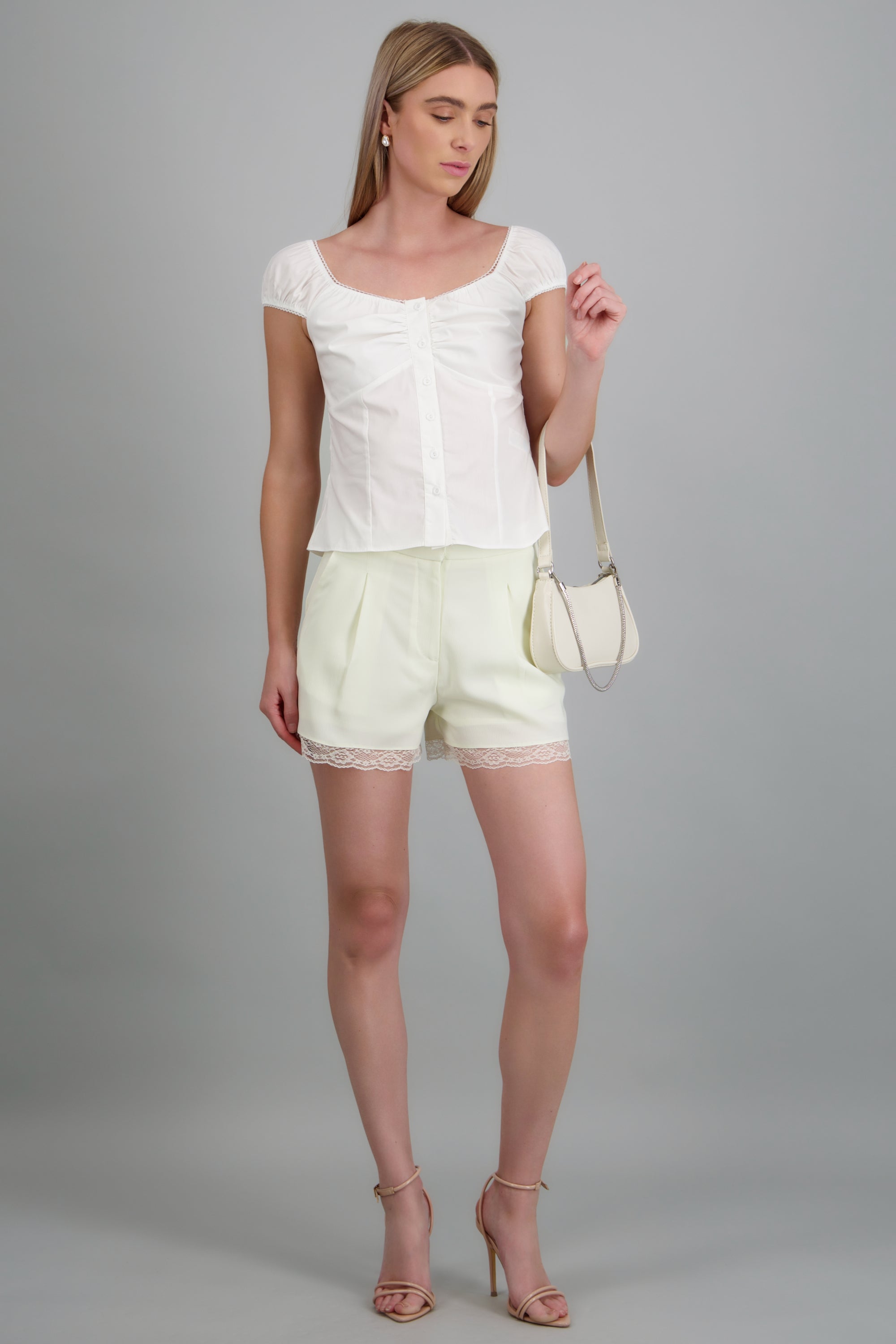 short mini satinado encaje CREMA