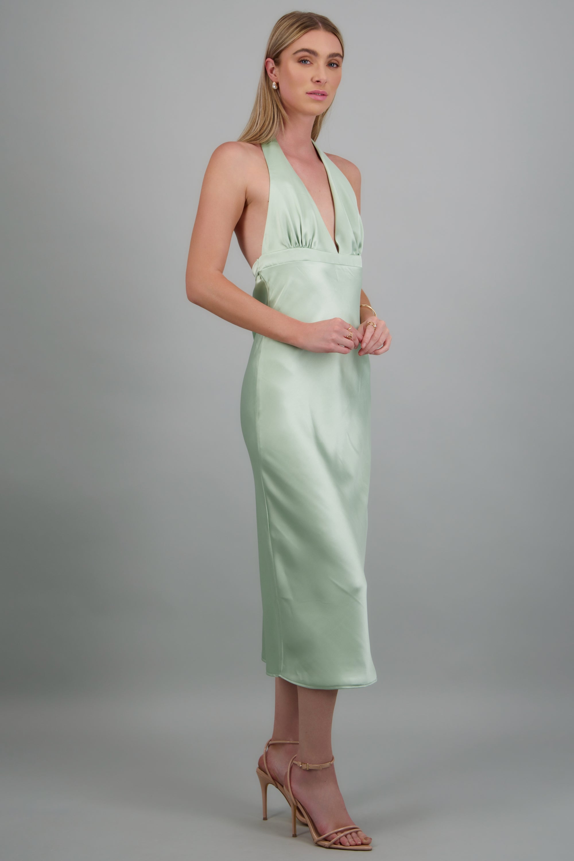 Vestido escote V satin amarre espalda SAGE