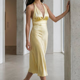 Vestido escote V satin amarre espalda