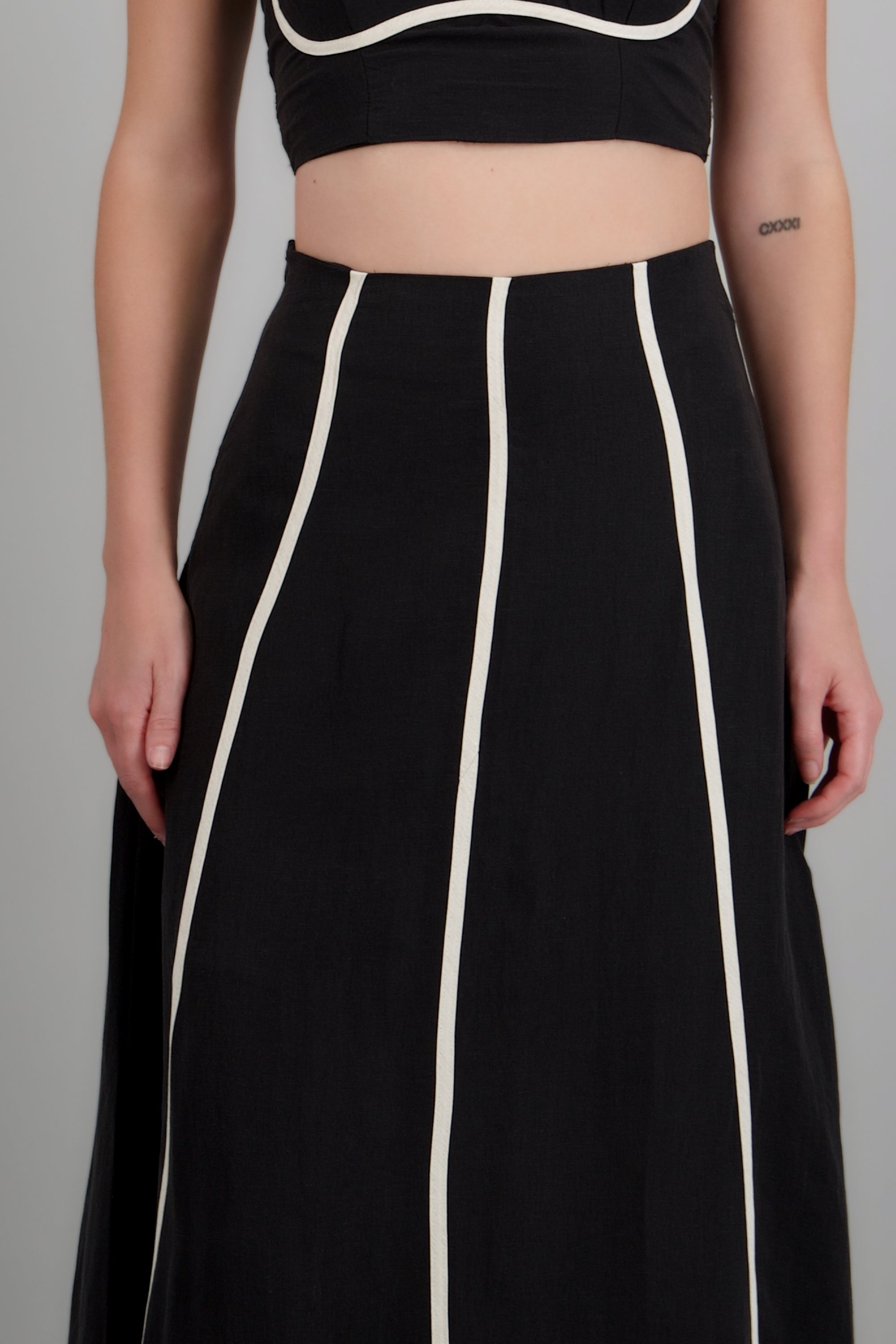 Falda maxi detalle contraste NEGRO