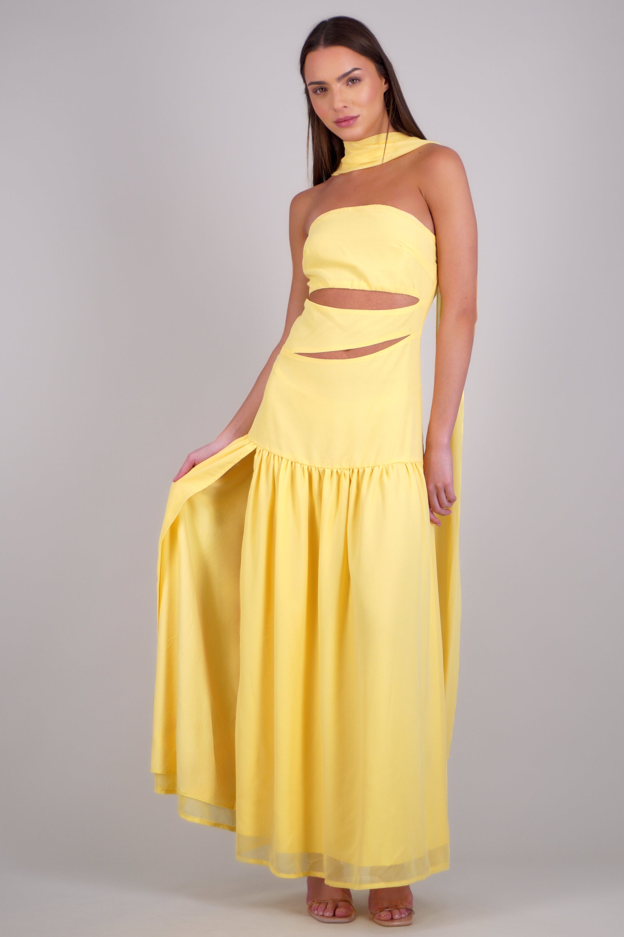 Vestido midi strapples detalle cut out AMARILLO