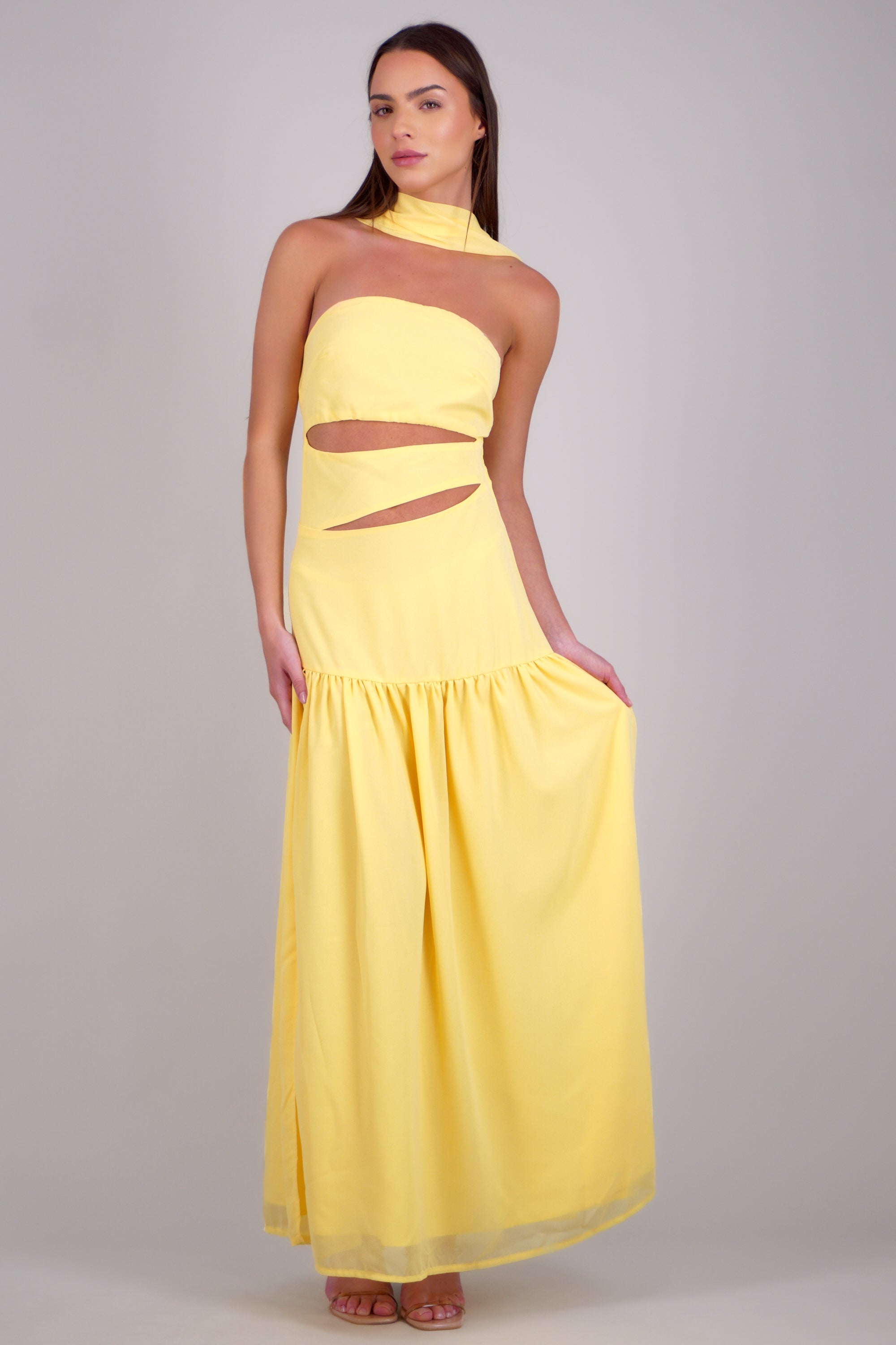 Vestido midi strapples detalle cut out AMARILLO