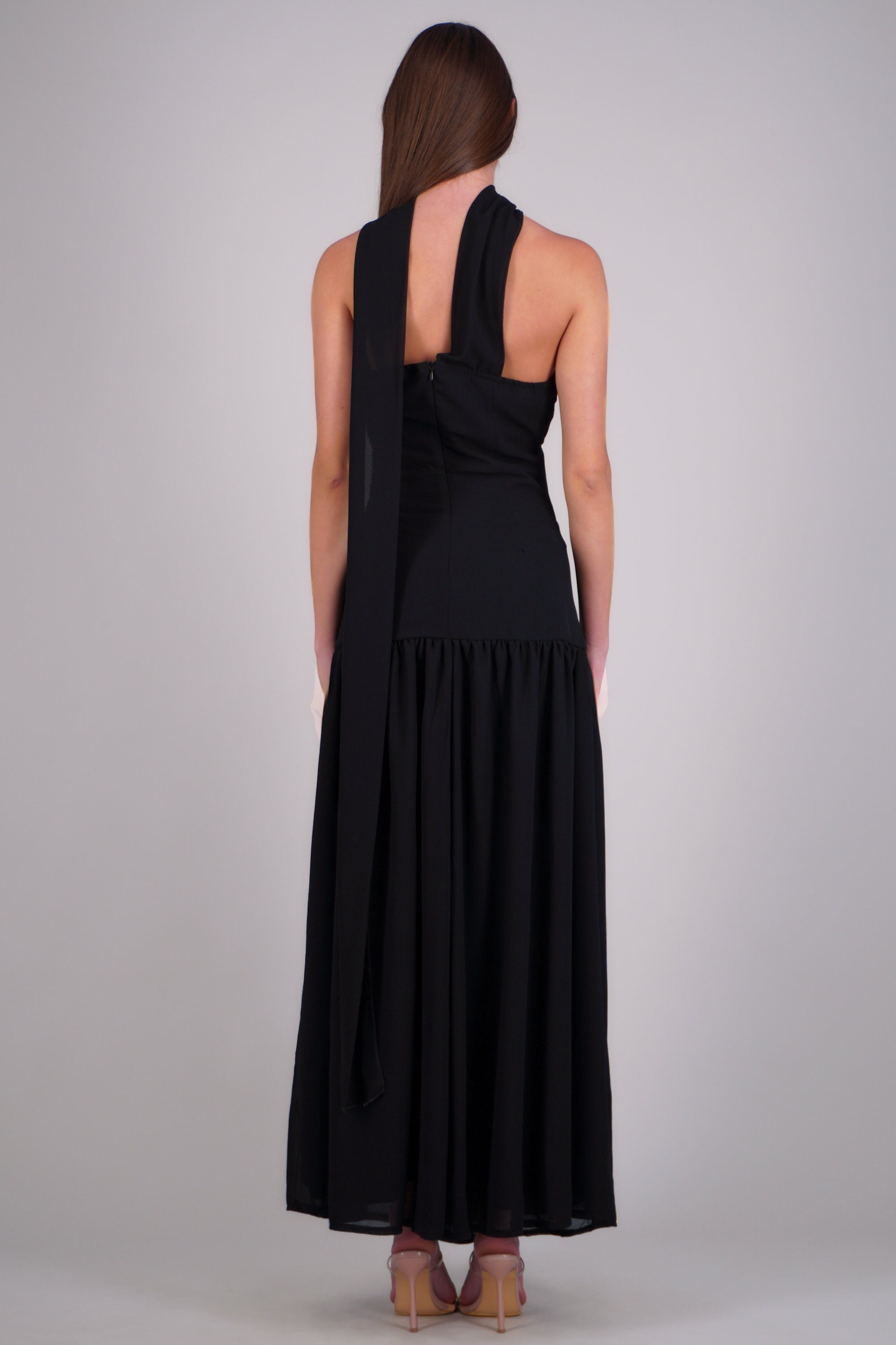 Vestido midi strapples detalle cut out NEGRO