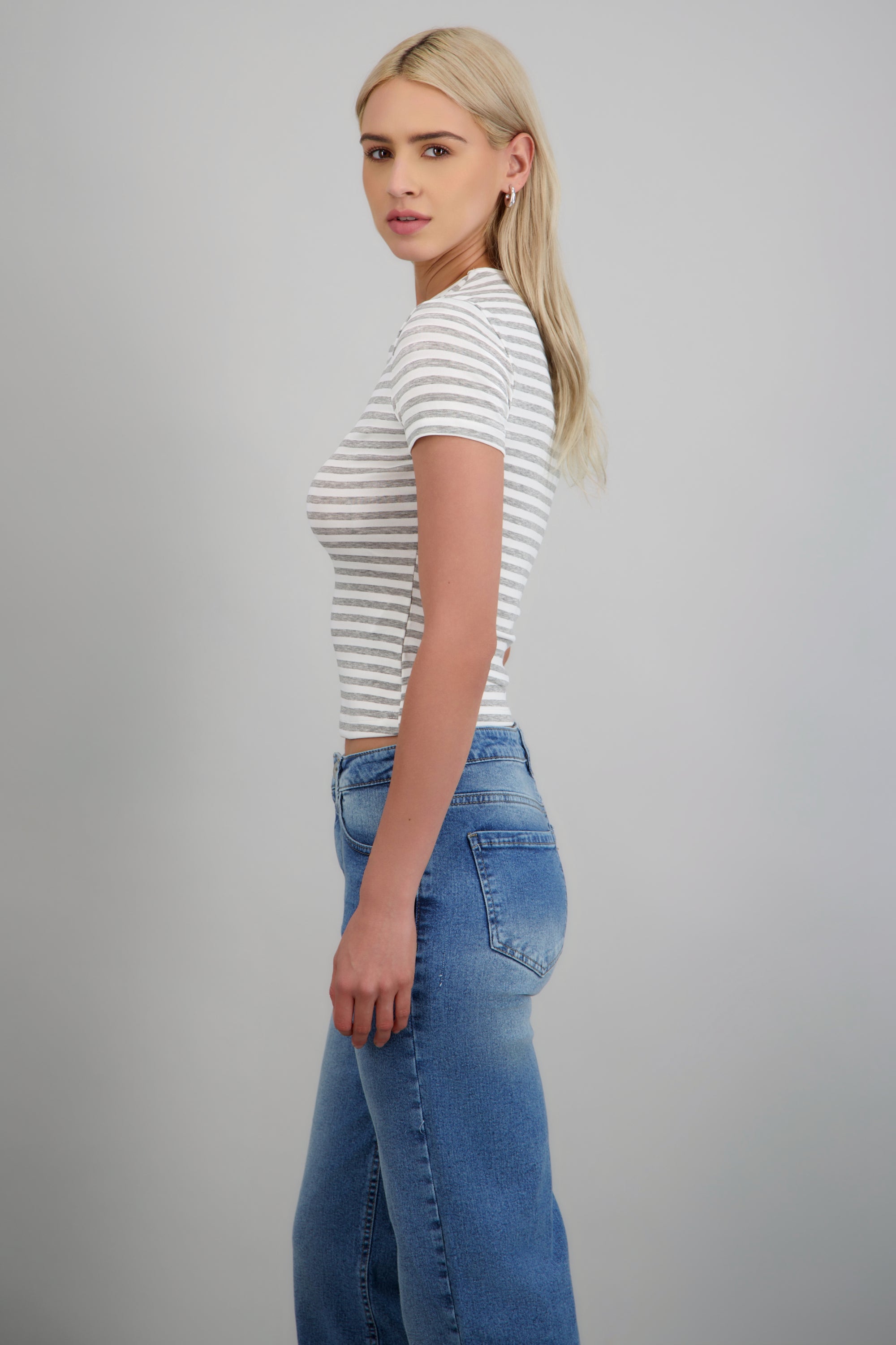 Playera fit slim rayas GRIS