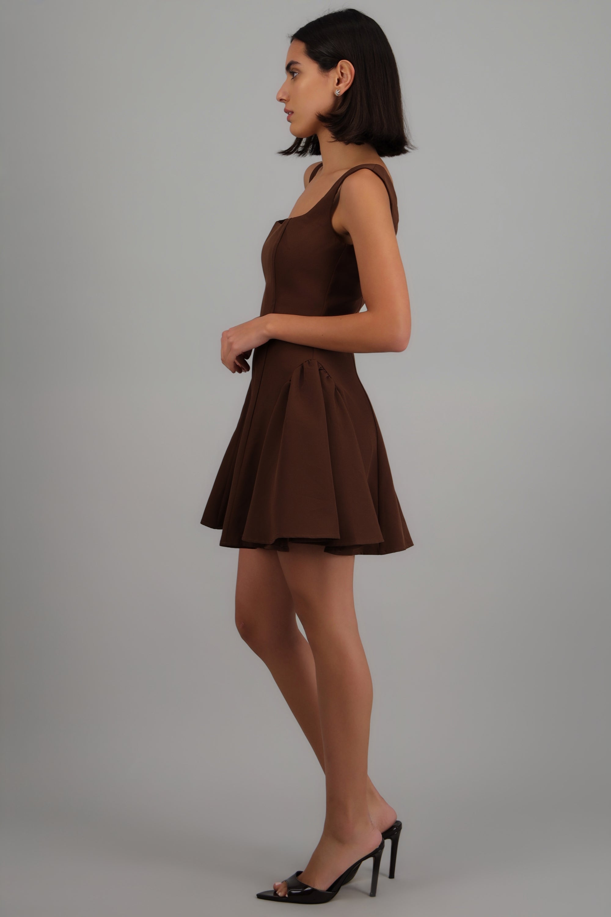 Vestido mini corte ampón CHOCOLATE