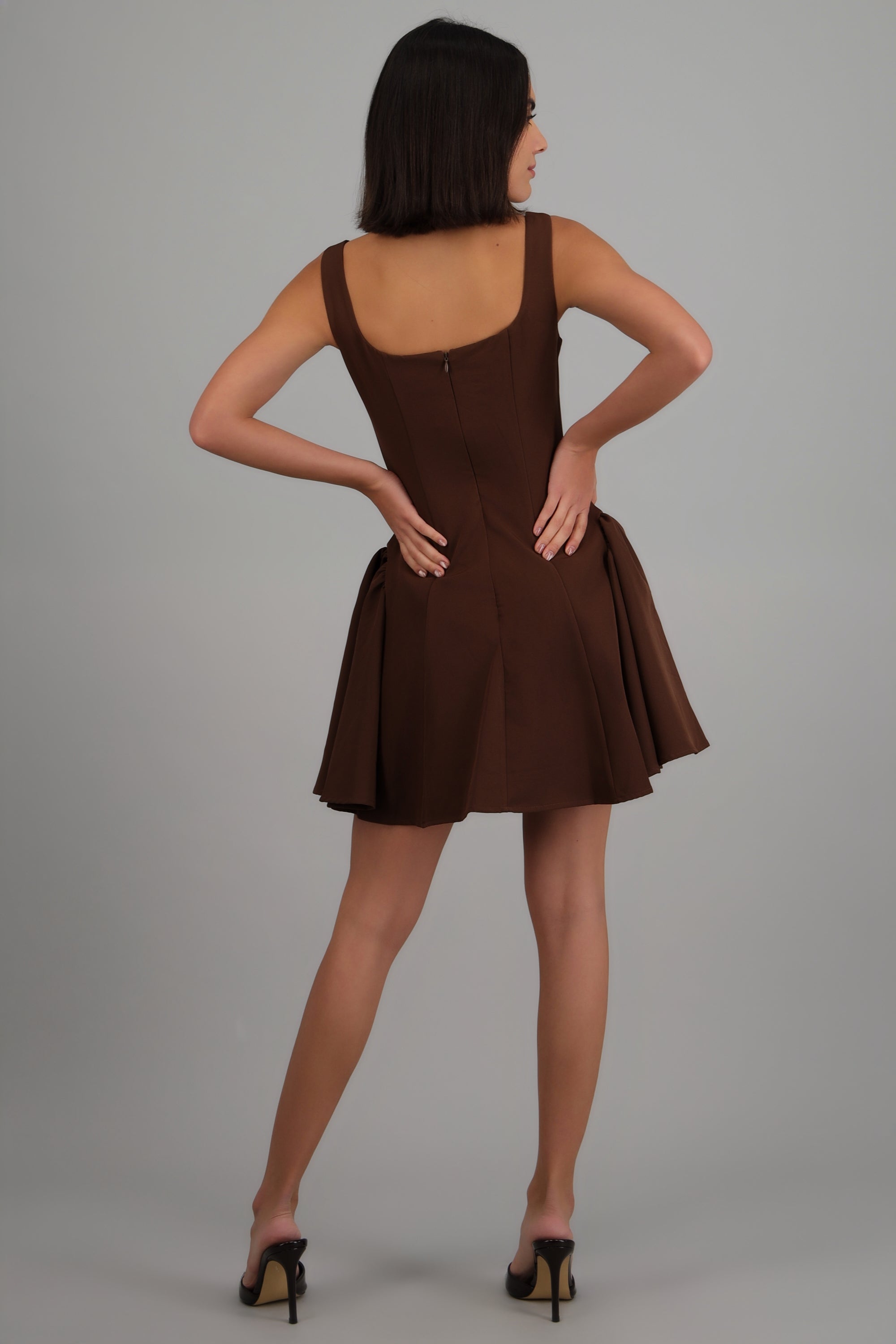 Vestido mini corte ampón CHOCOLATE