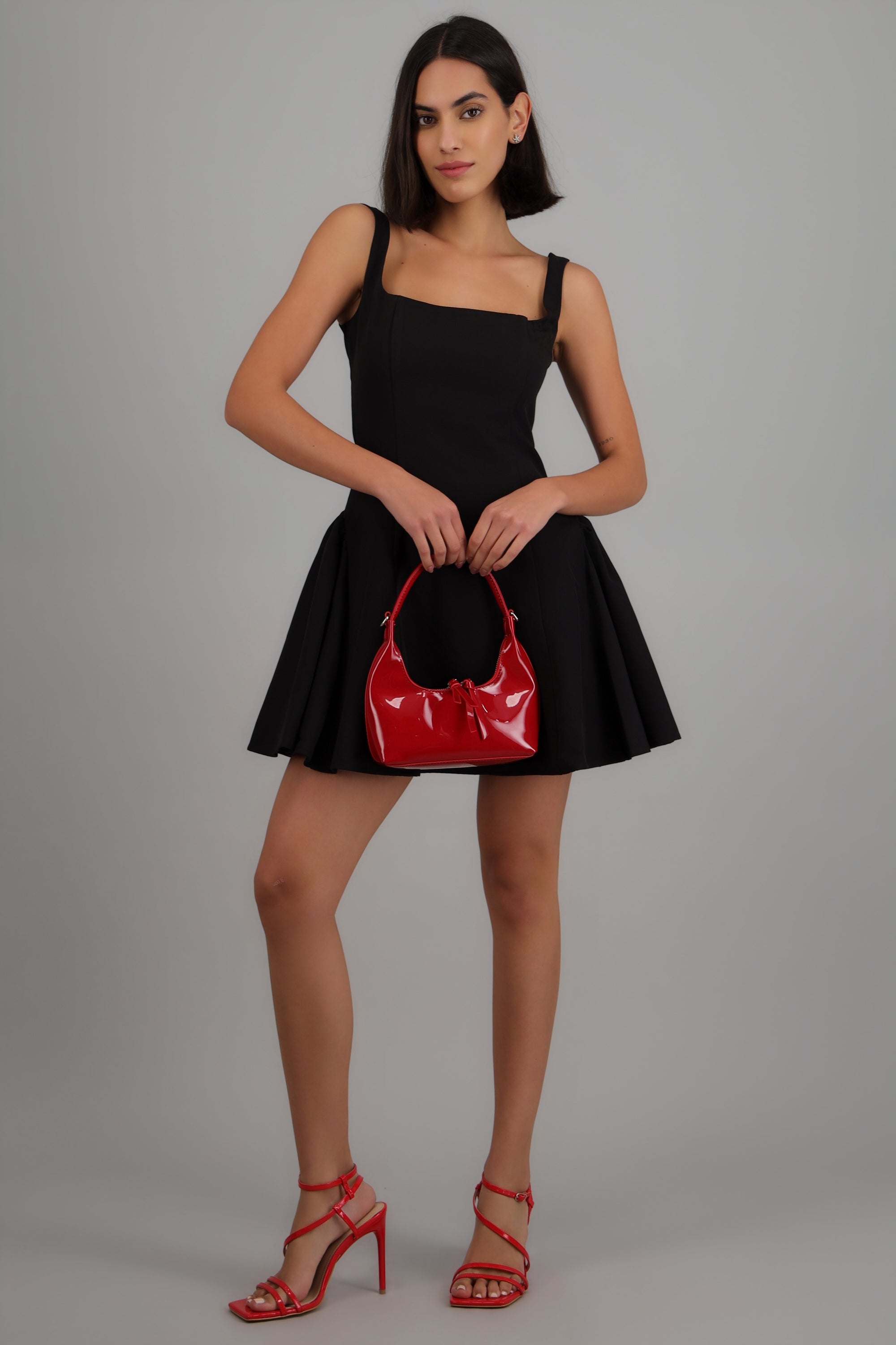 Vestido mini corte ampón NEGRO