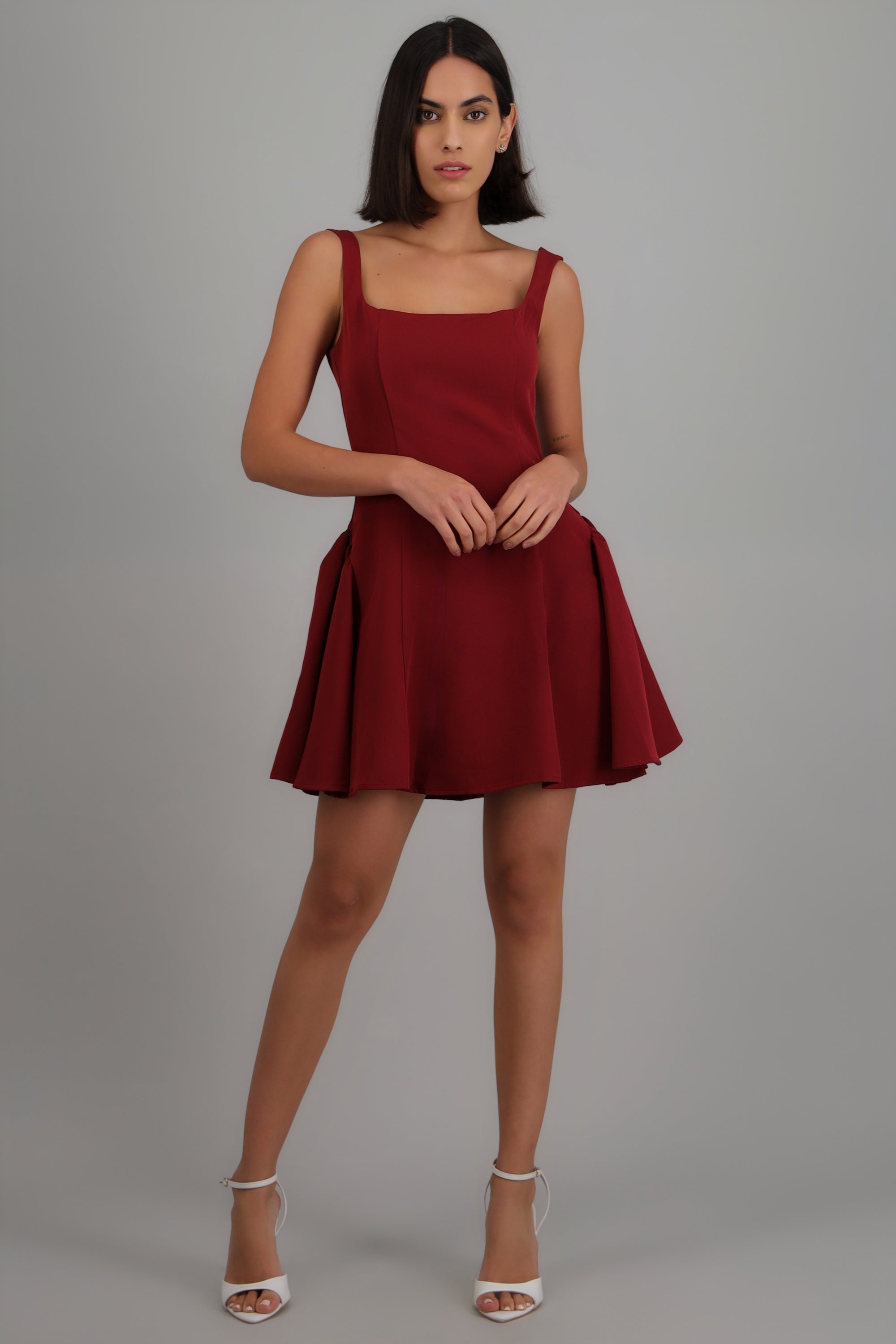 Vestido mini corte ampón VINO