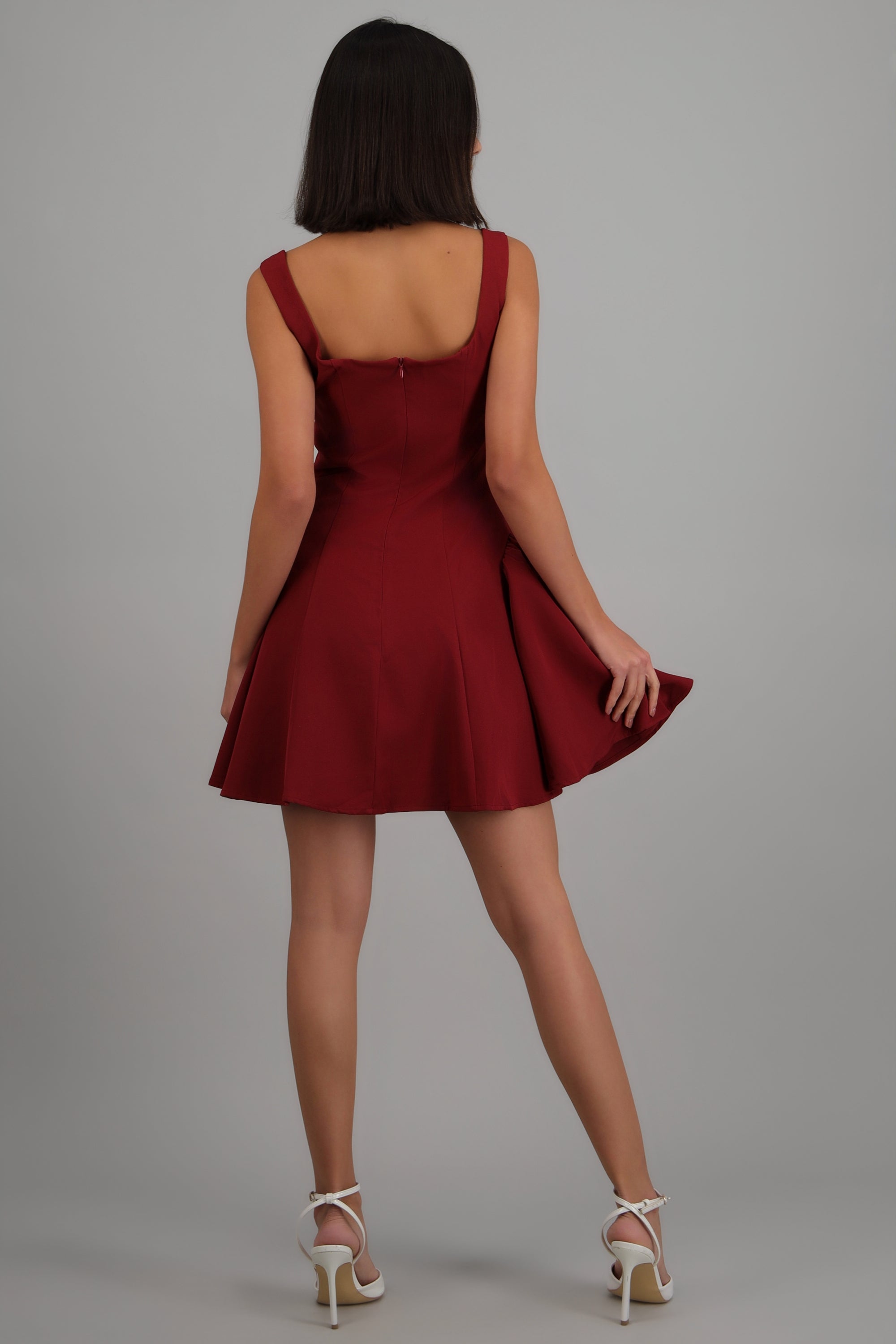 Vestido mini corte ampón VINO