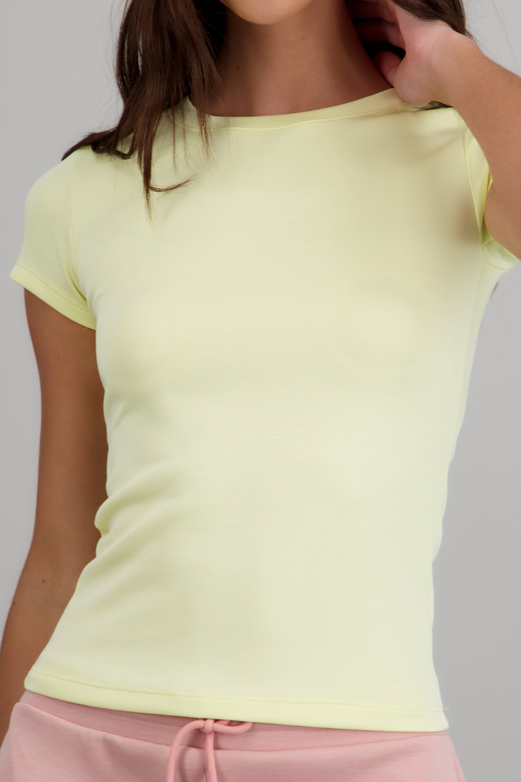 Top manga corta tacto suave AMARILLO PASTEL