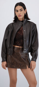 Chamarra bomber corta pliegues